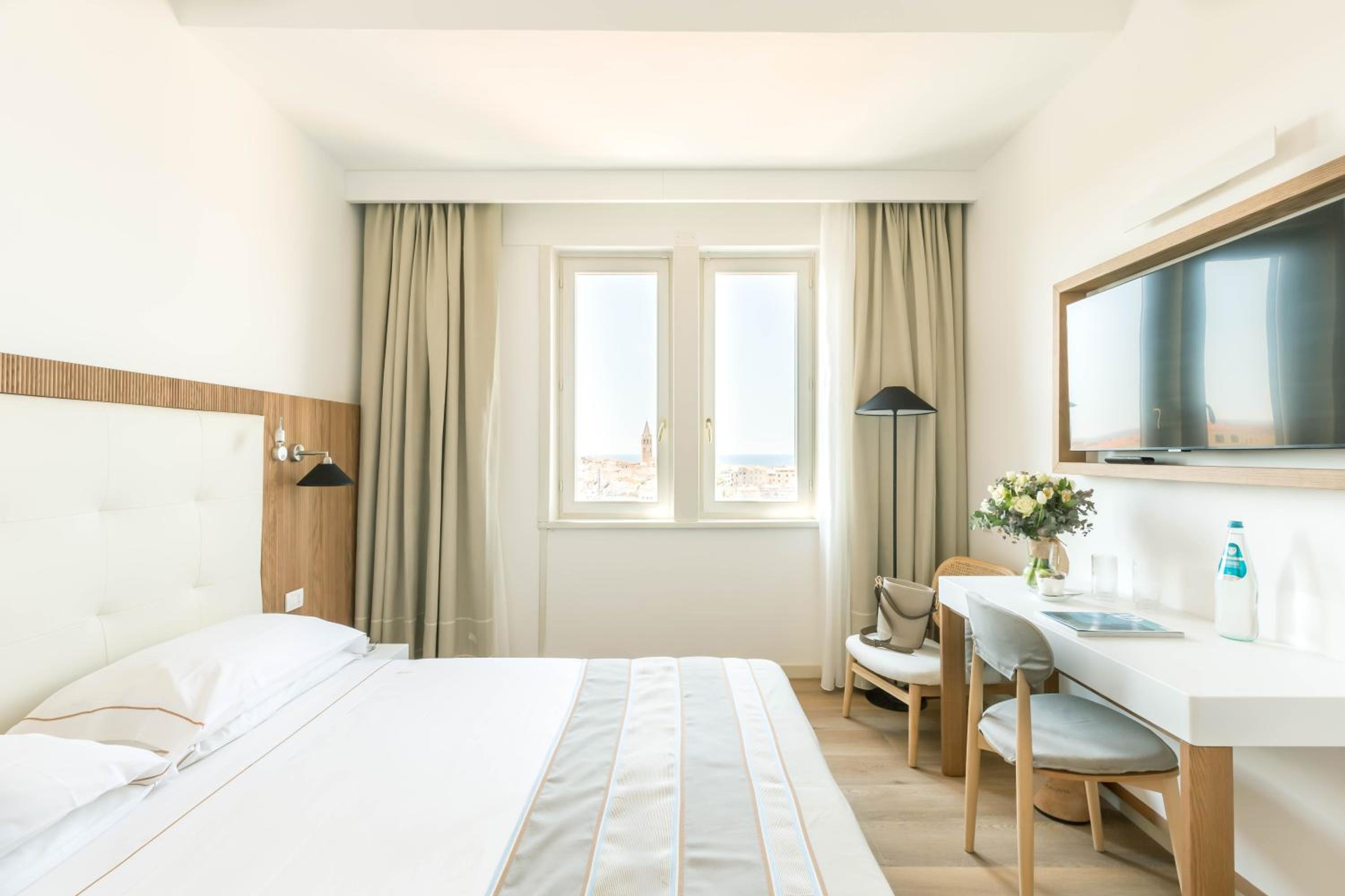 Superior Double or Twin Room with Sea View - Photo 4