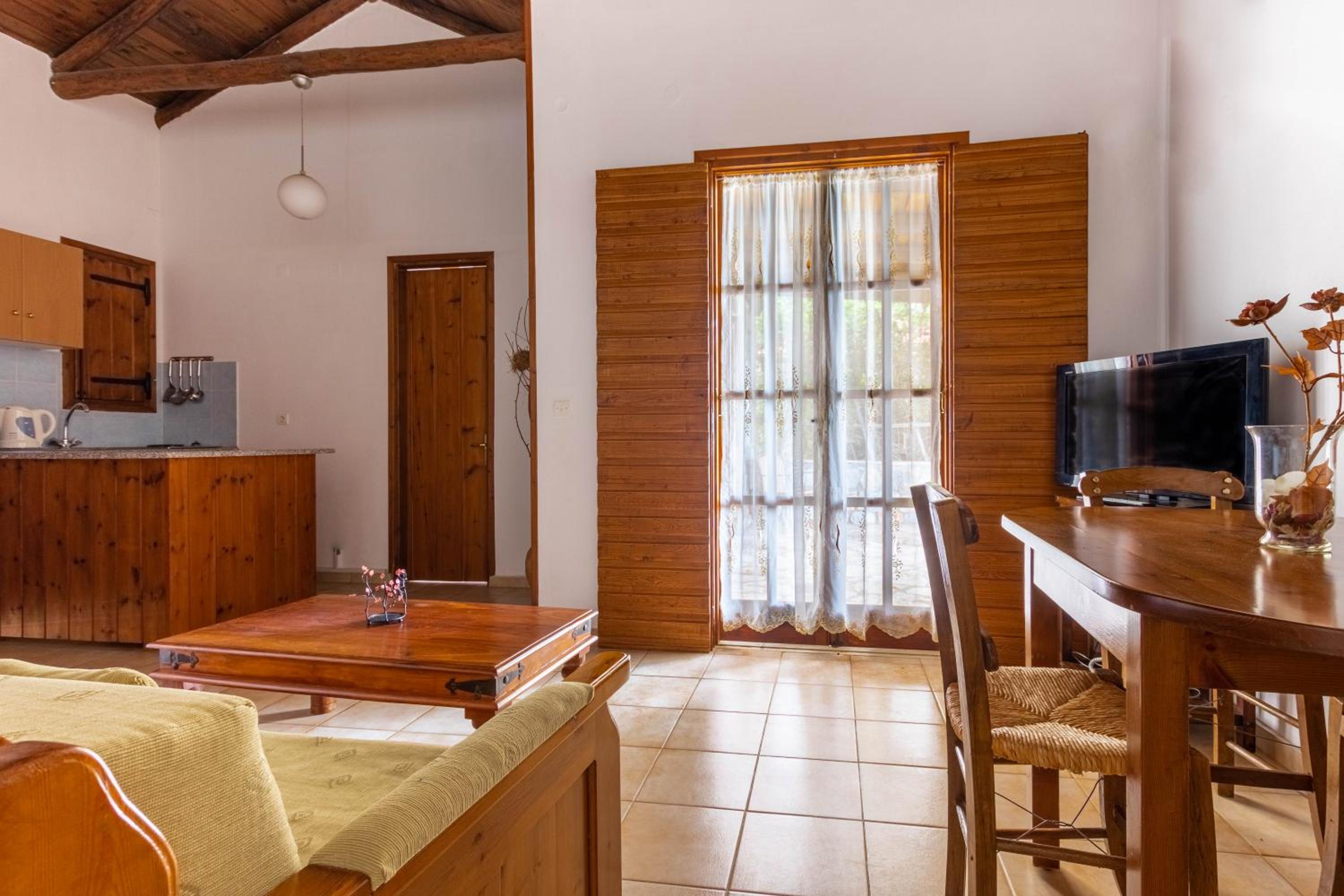 One-Bedroom House photo 1