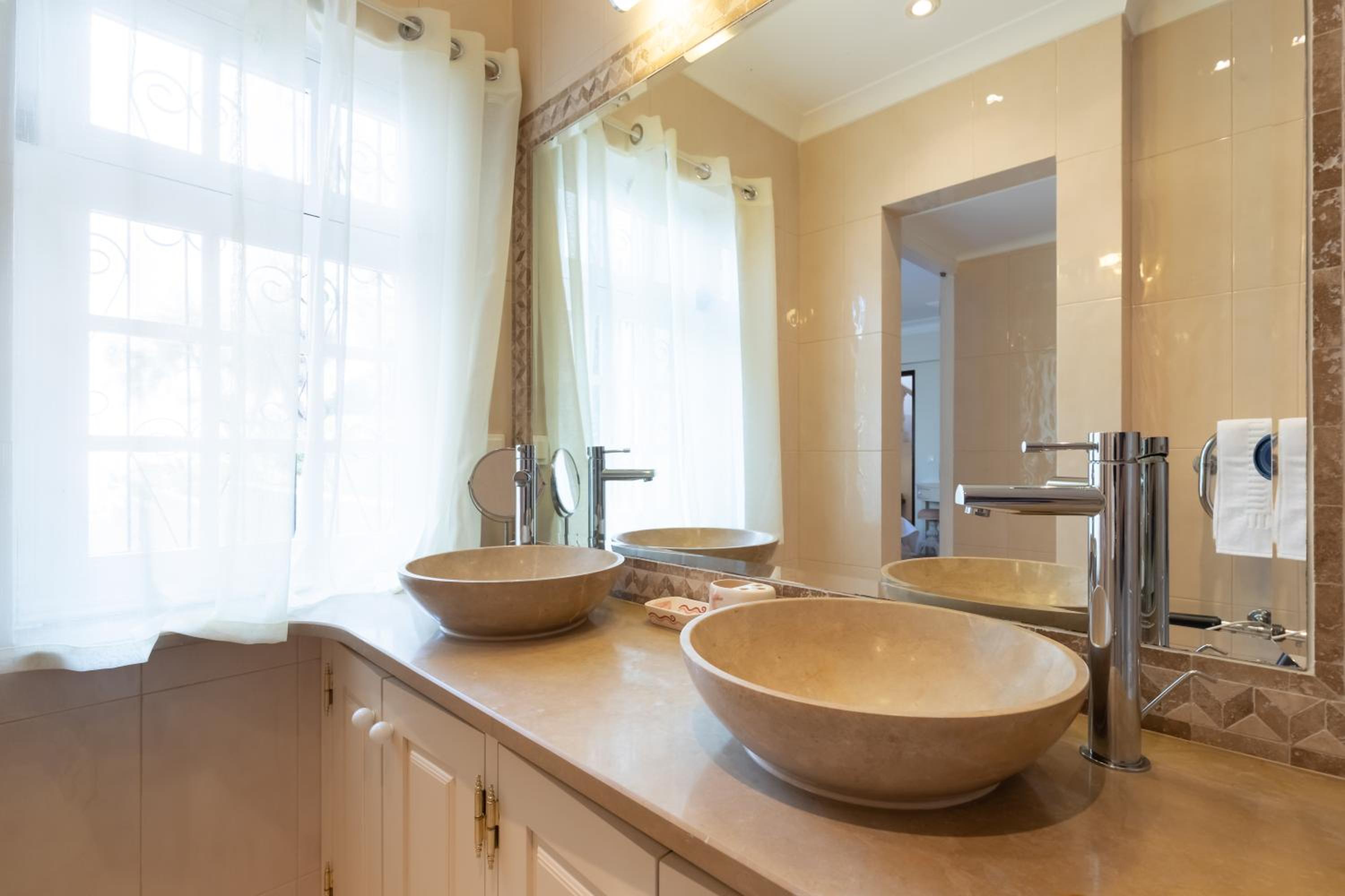 Villa photo 3