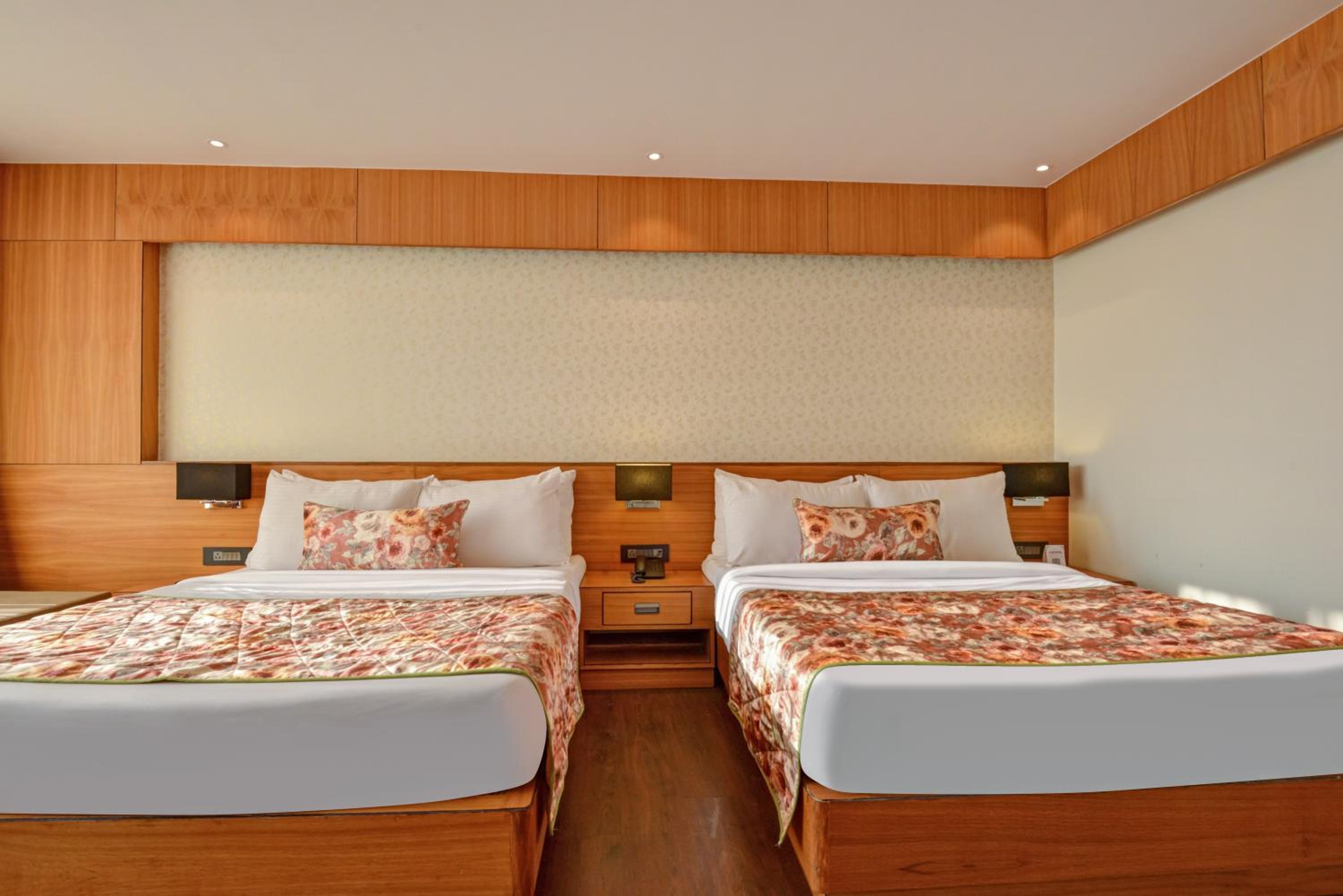King Family Suite with View photo 3