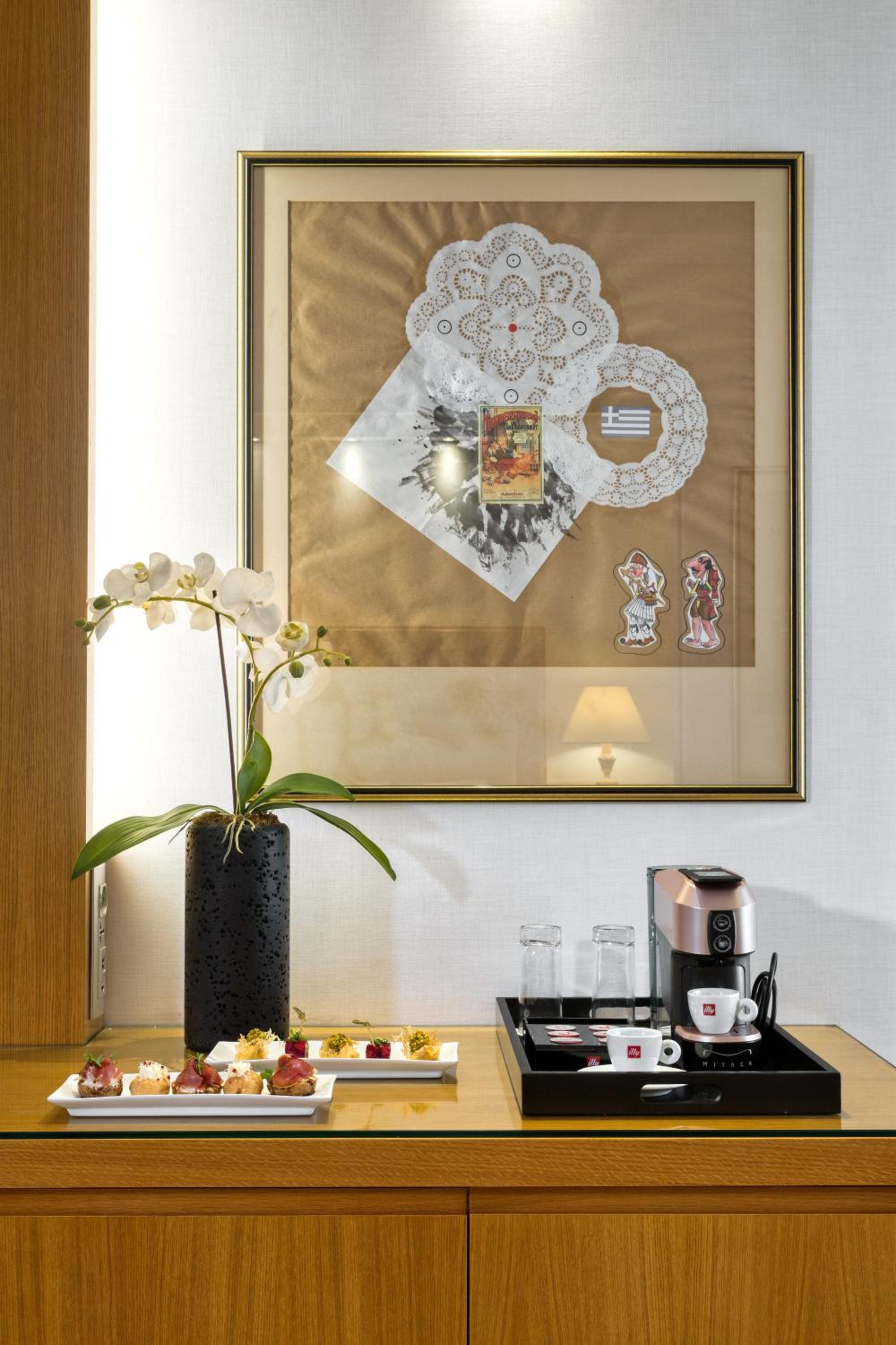 Premier Suite - Photo 5