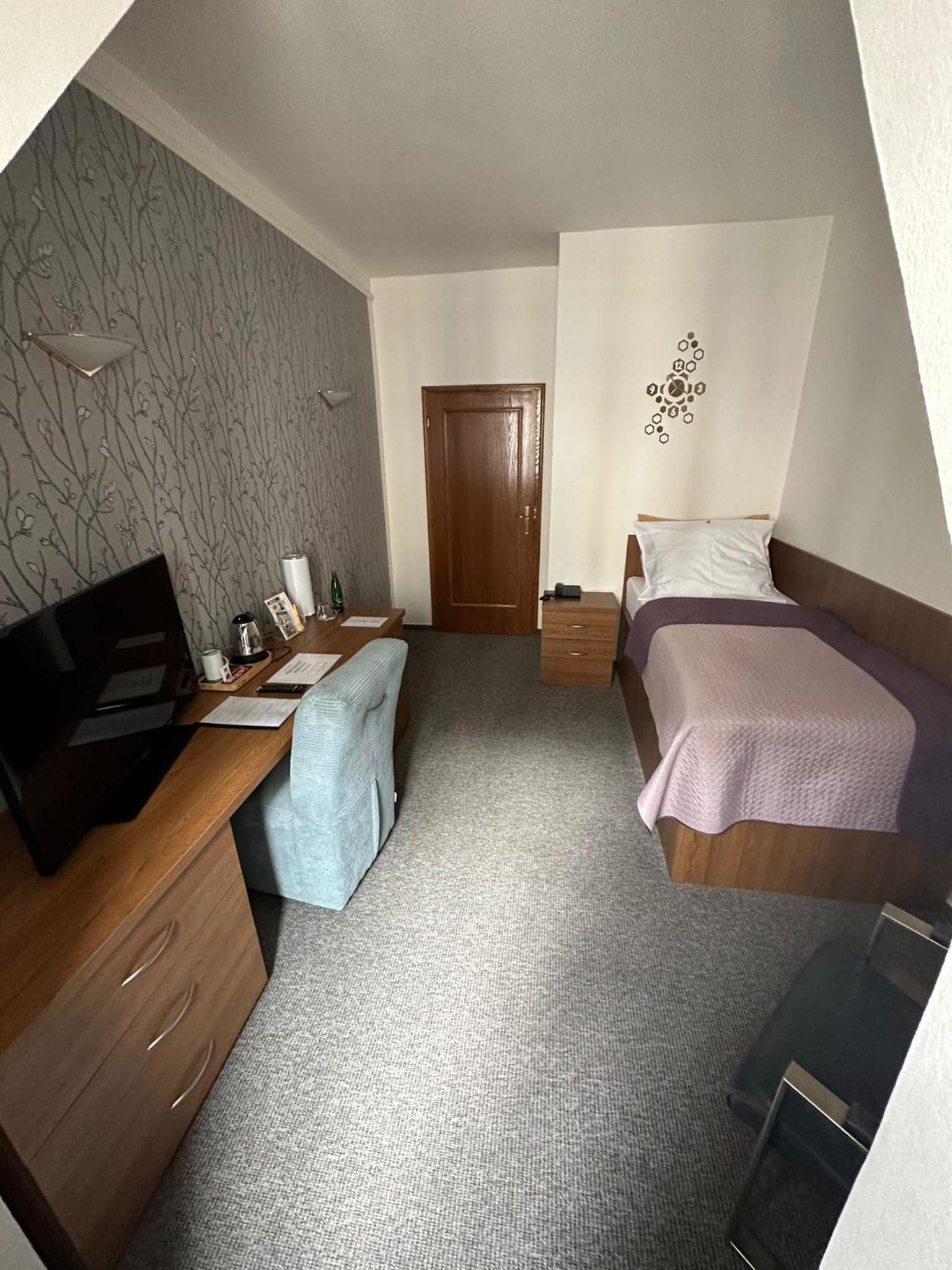 Single Room photo 2