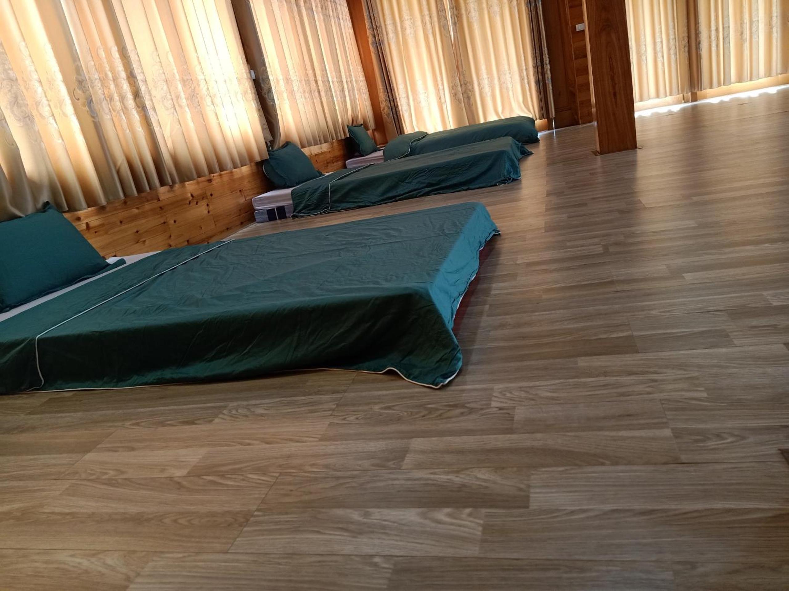 10-Bed Mixed Dormitory Room photo 2