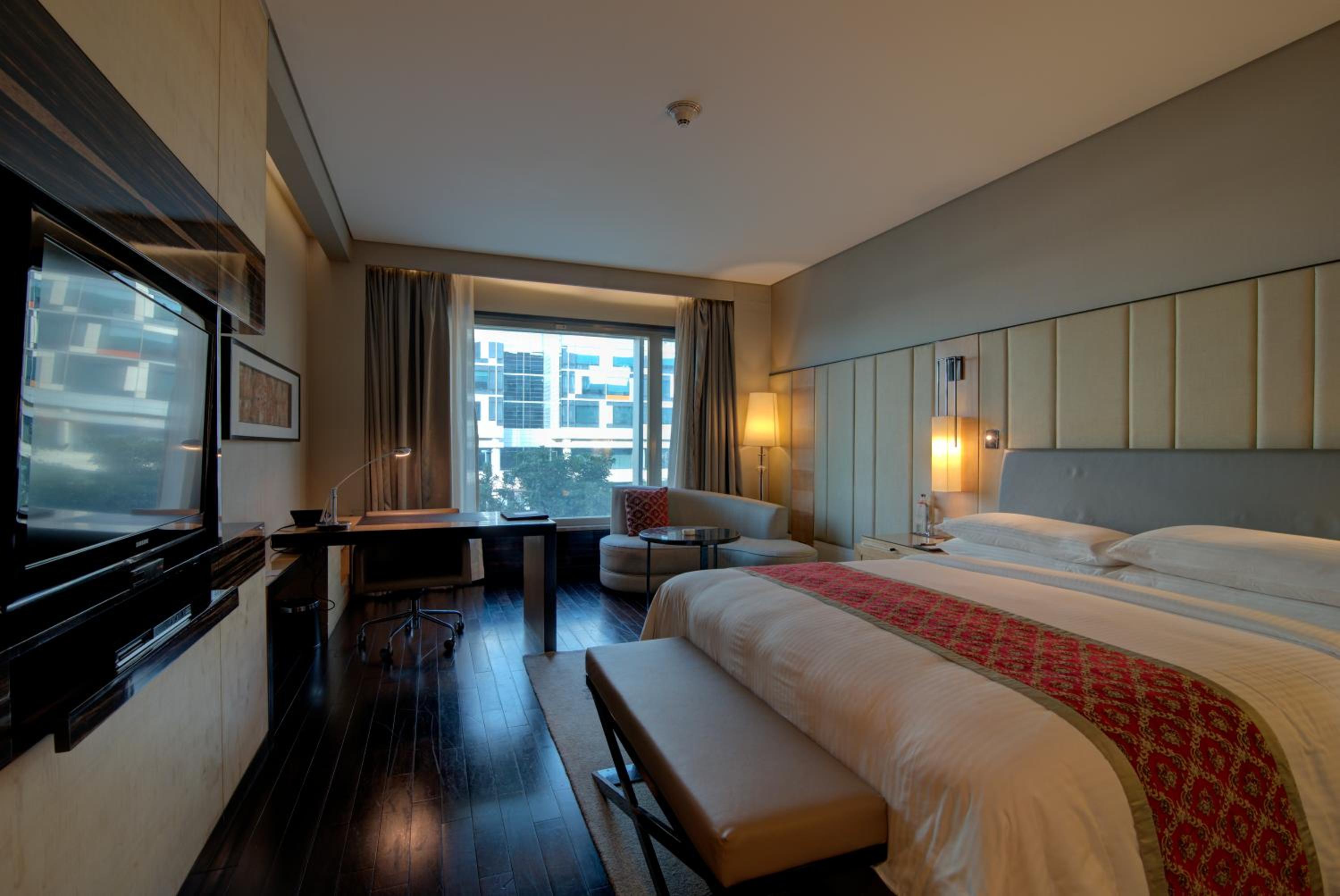    Deluxe Guest room 1 King  - Photo 4