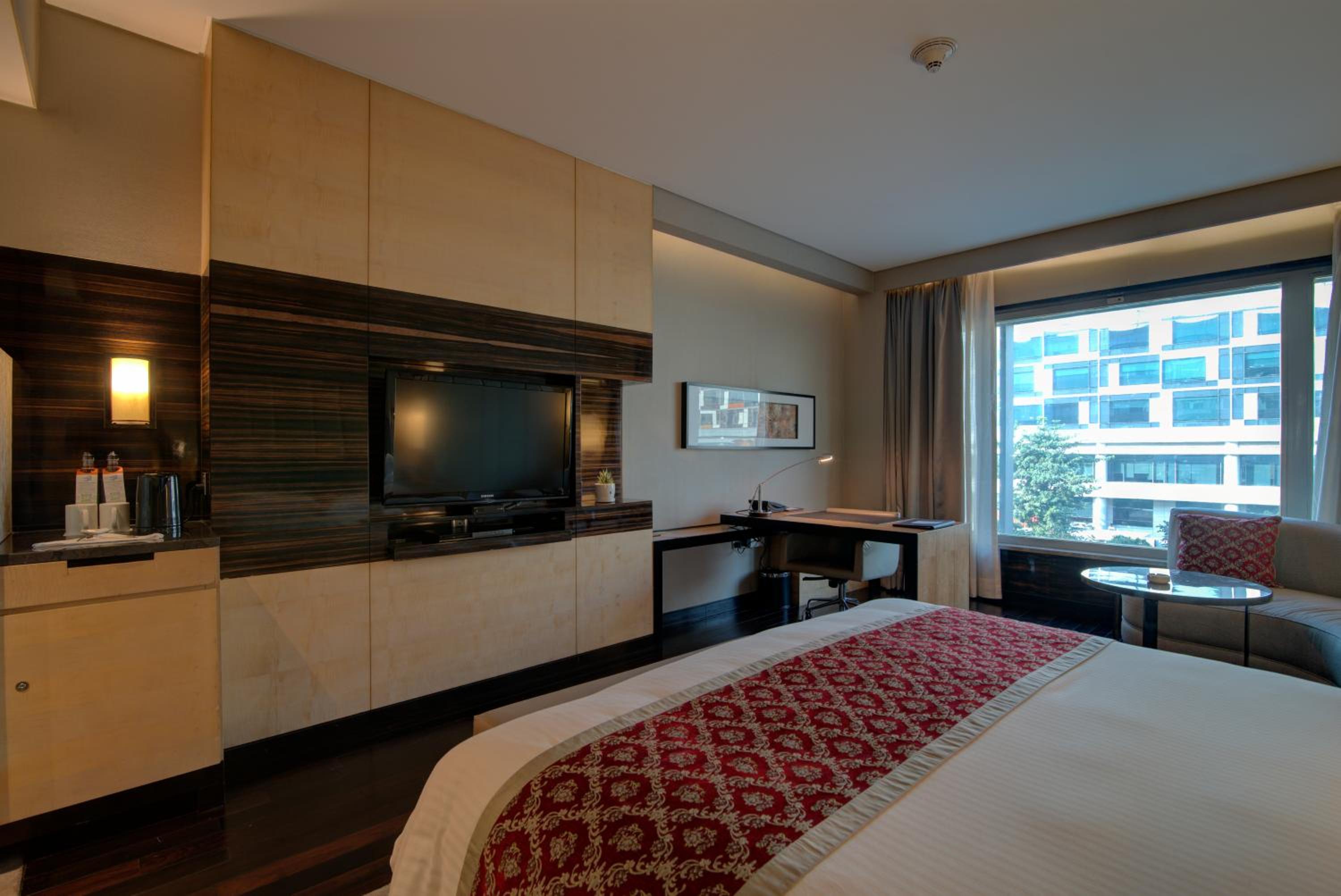    Deluxe Guest room 1 King  - Photo 1
