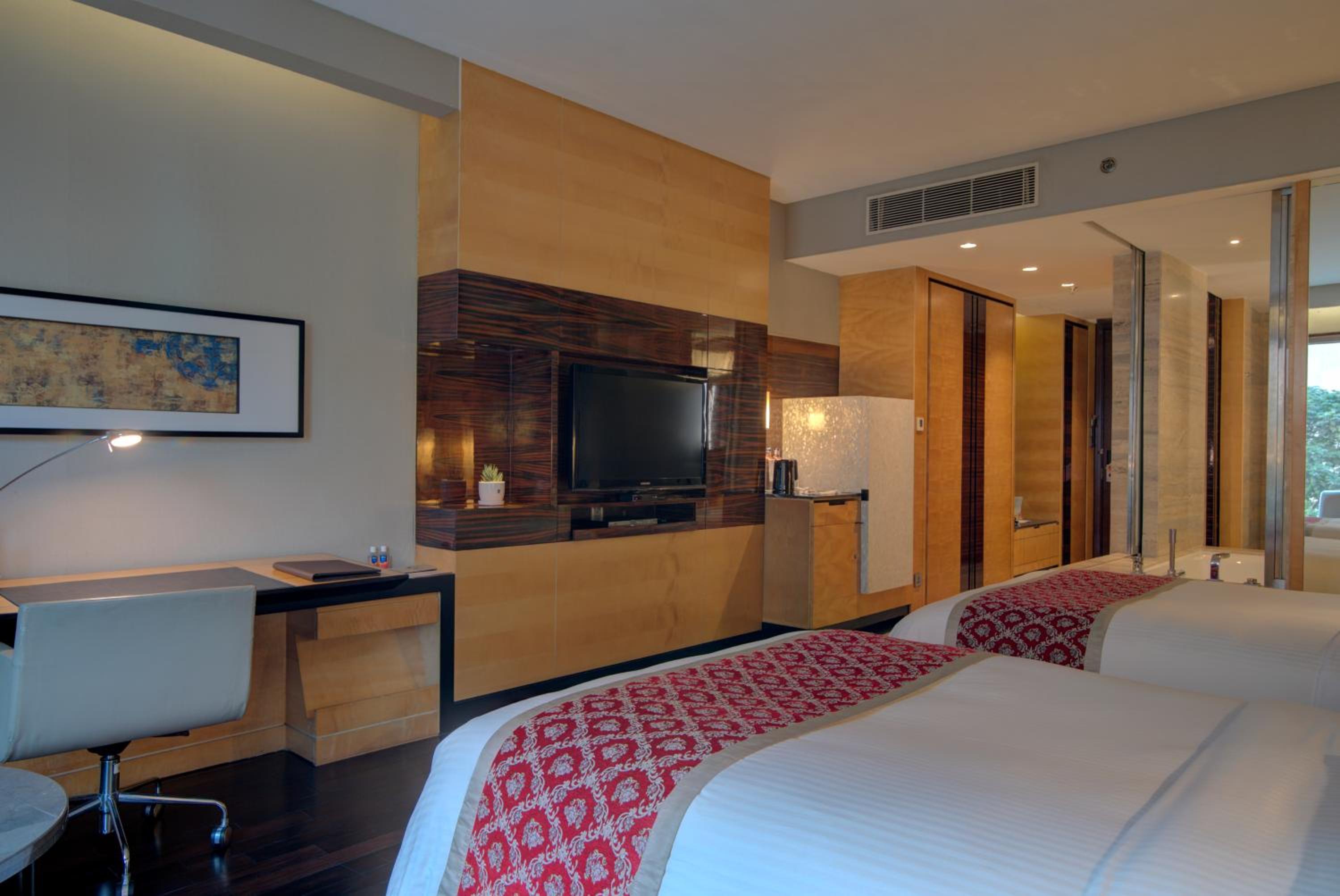 Twin Guest Room - High Floor - Photo 4