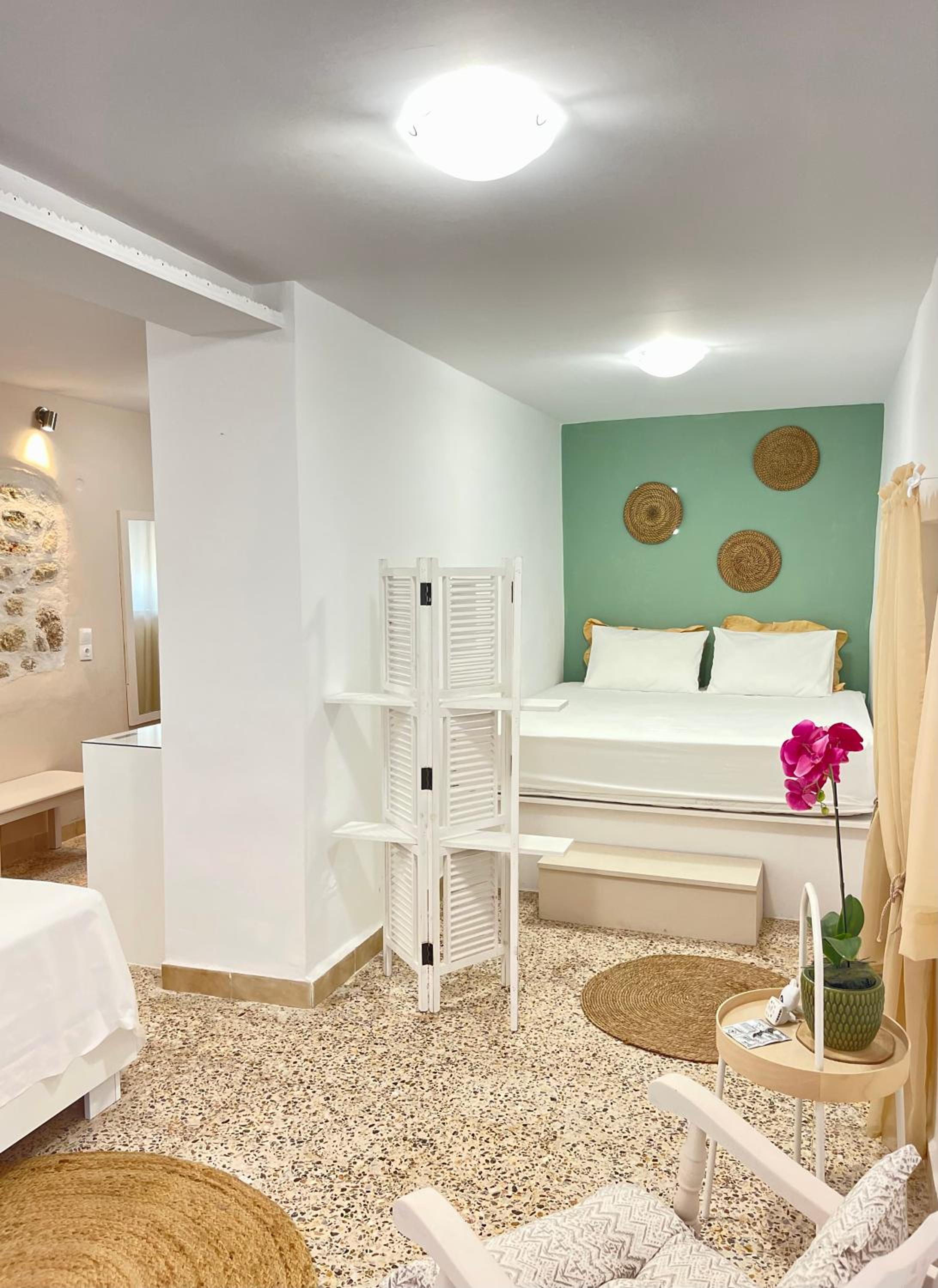 One-Bedroom House photo 1