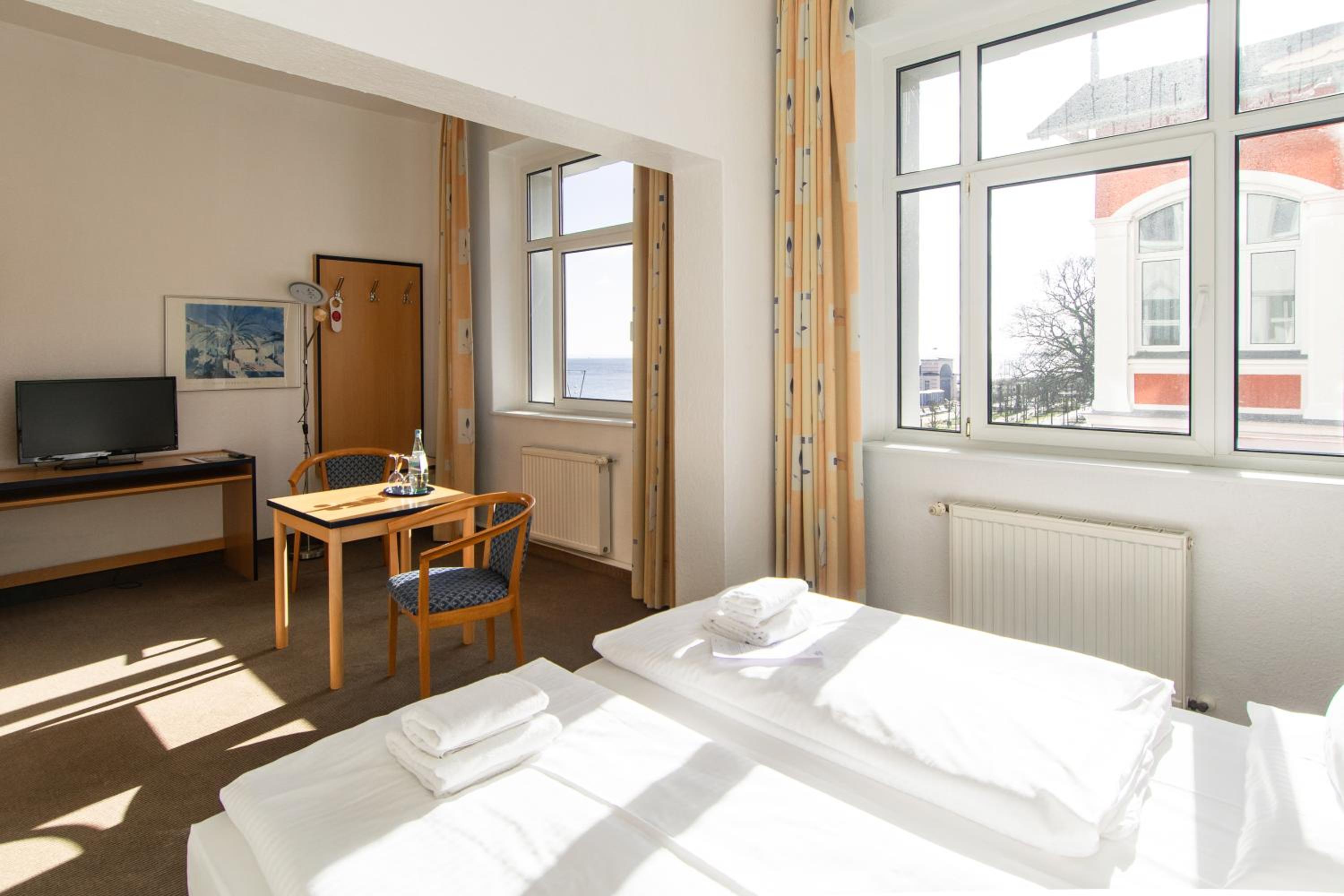 Double Room with Sea View photo 3