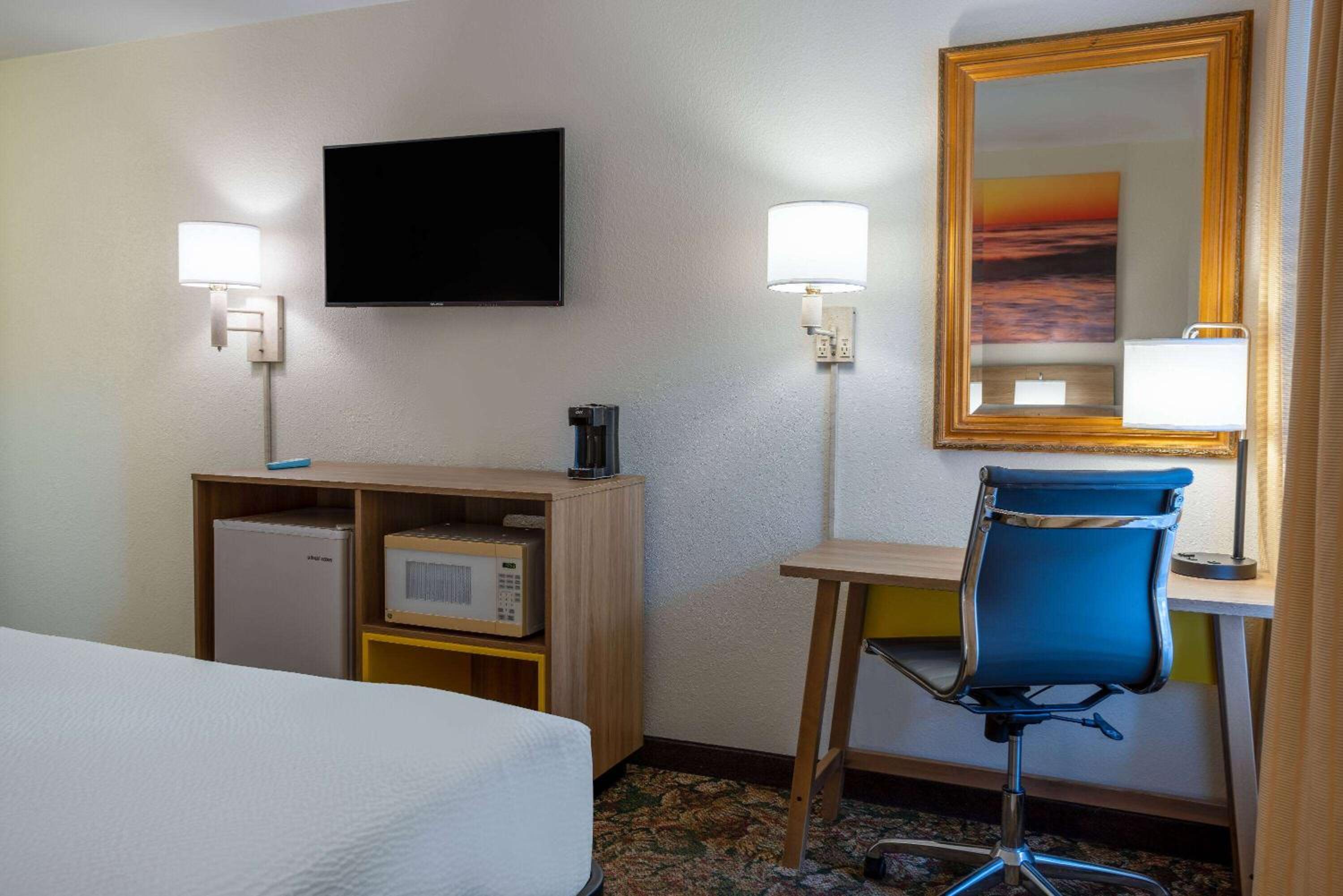 King Room - Non-Smoking photo 1