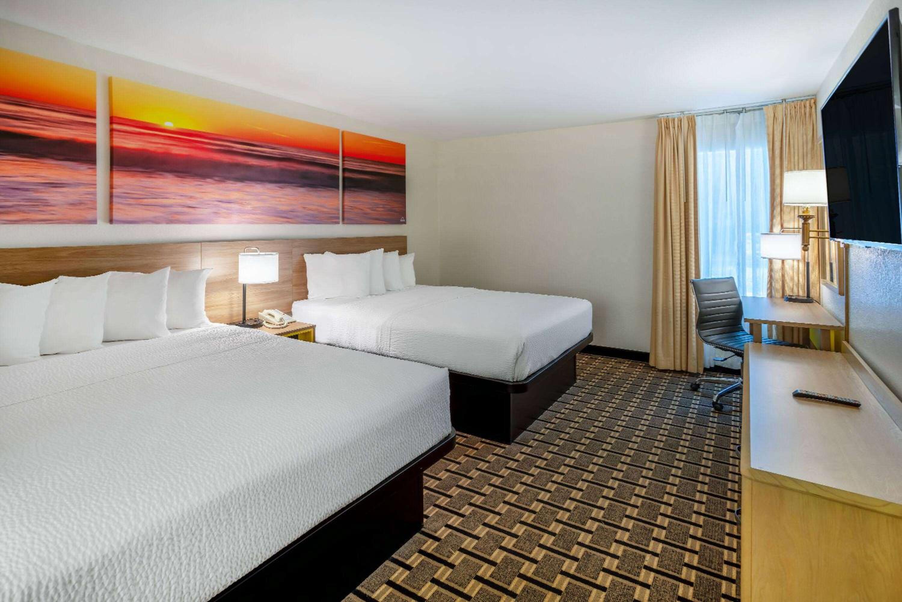 Suite With Two Queen Beds - Non-Smoking photo 3