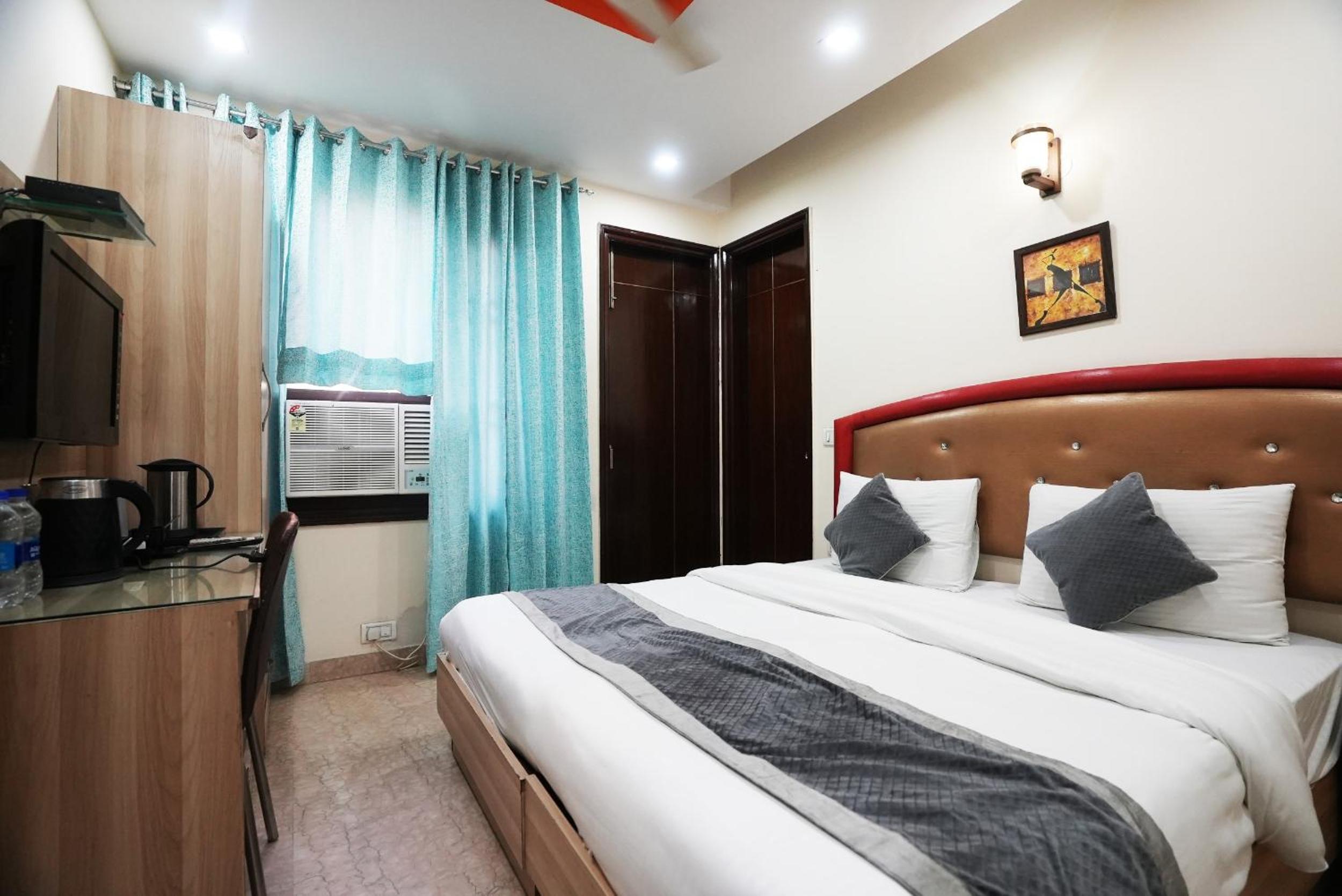 Deluxe Double Room with Balcony