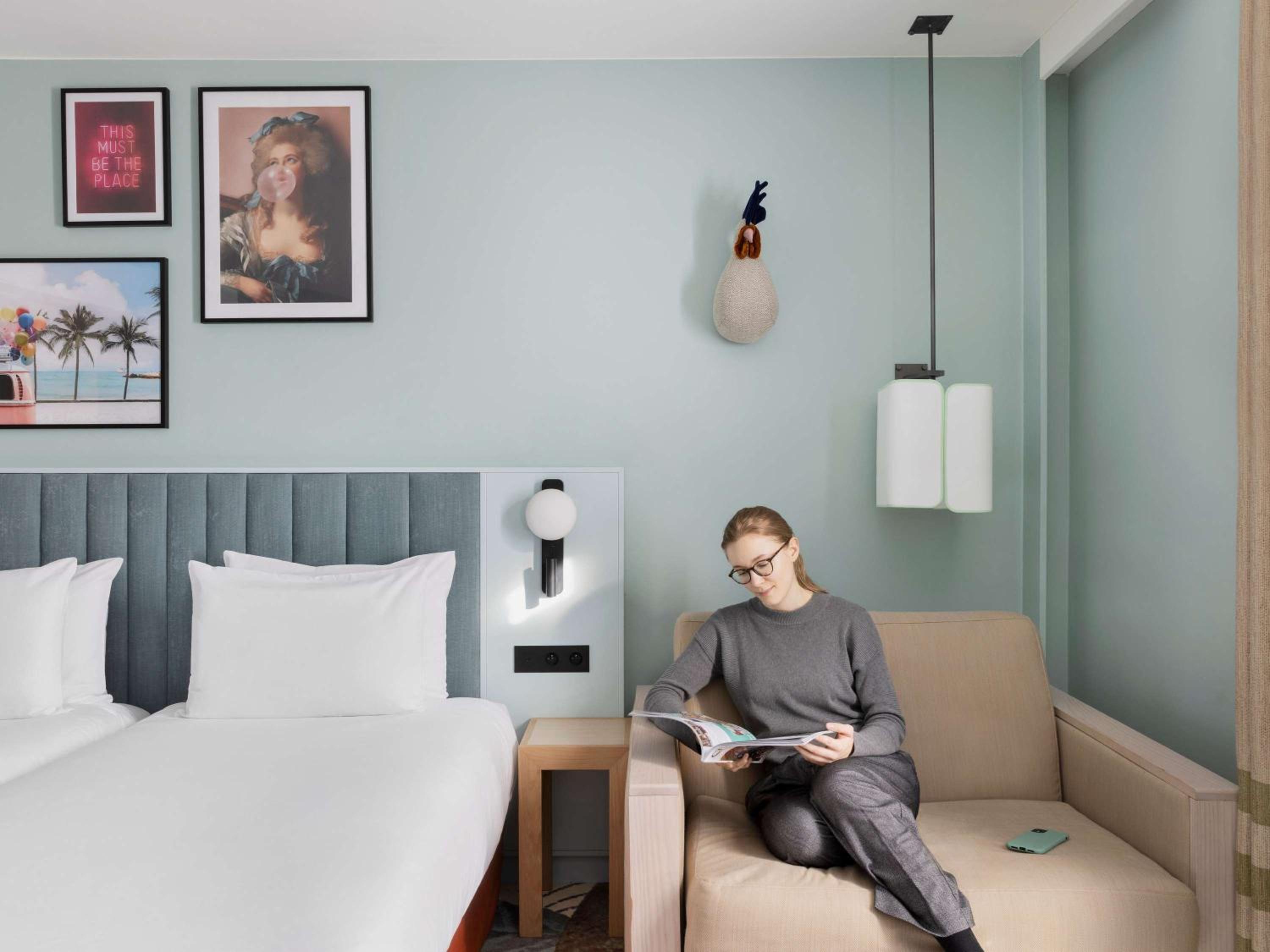 Standard Twin Room with Sofa Bed - Photo 12