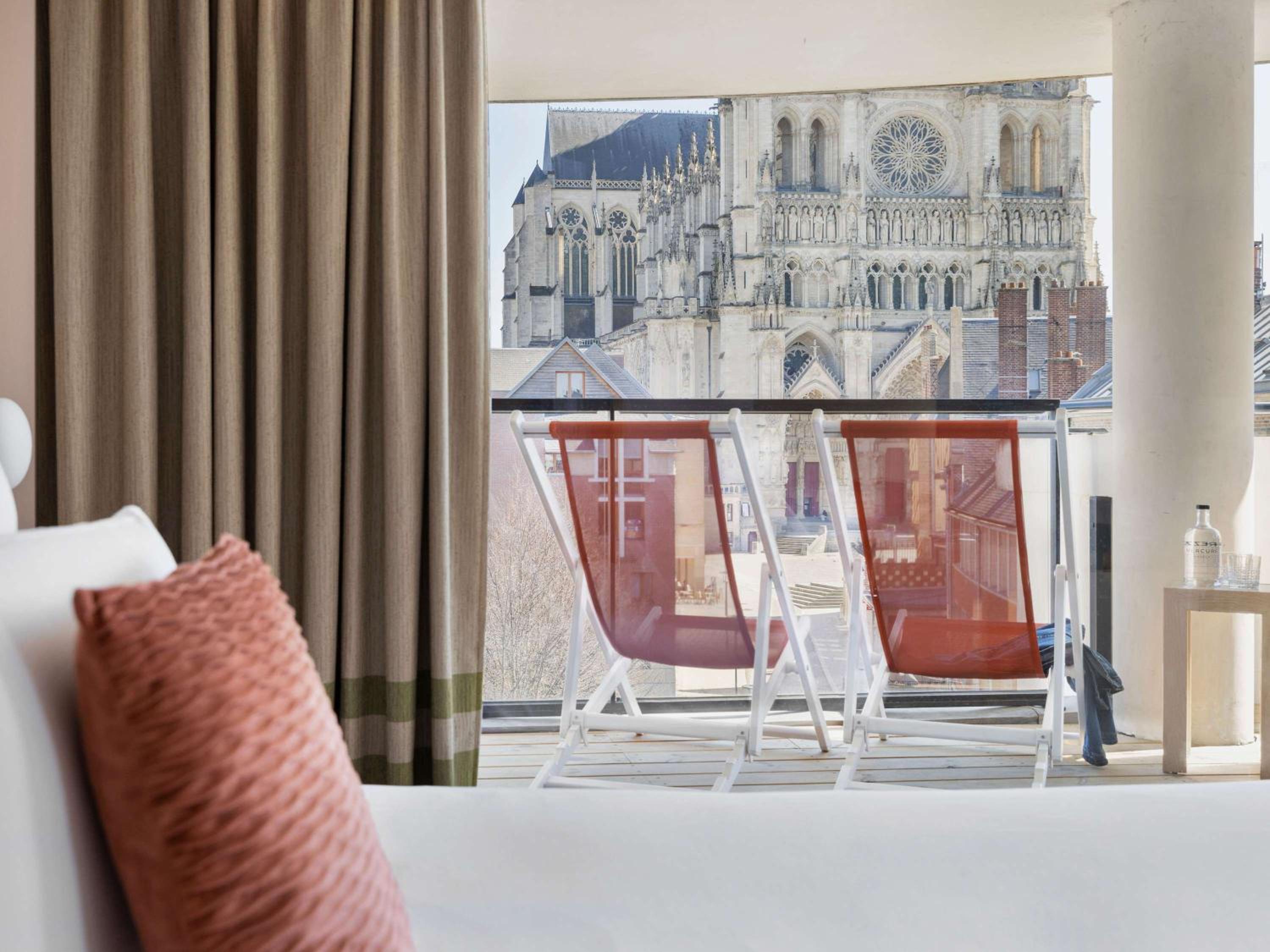 Suite with View - Photo 4