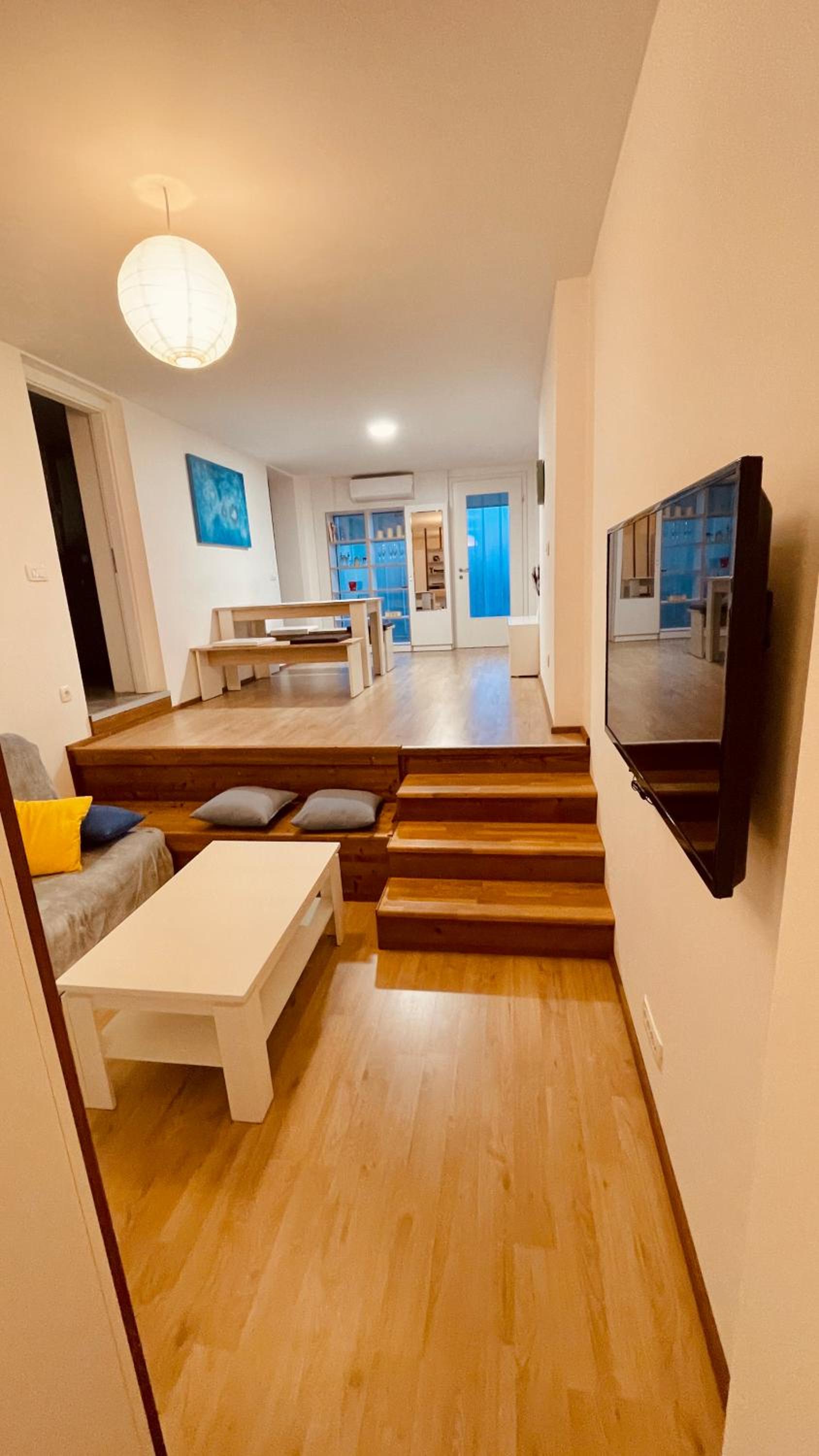 One-Bedroom Apartment photo 1