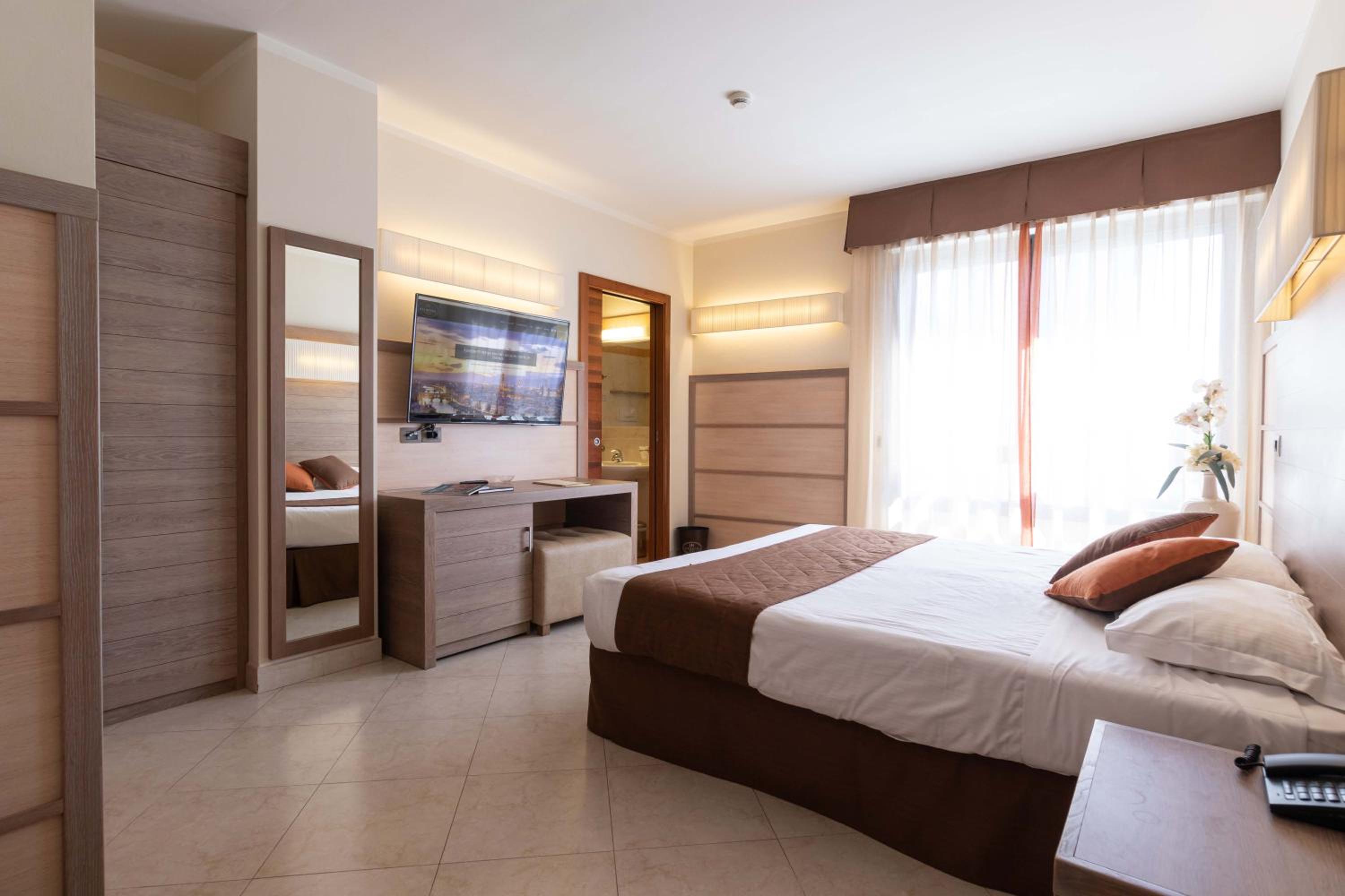 Double Room - Photo 2