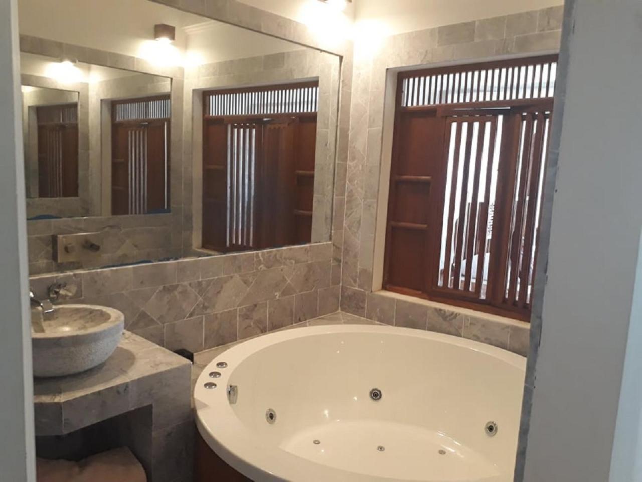 Deluxe Family Room with Ocean View - Photo 7