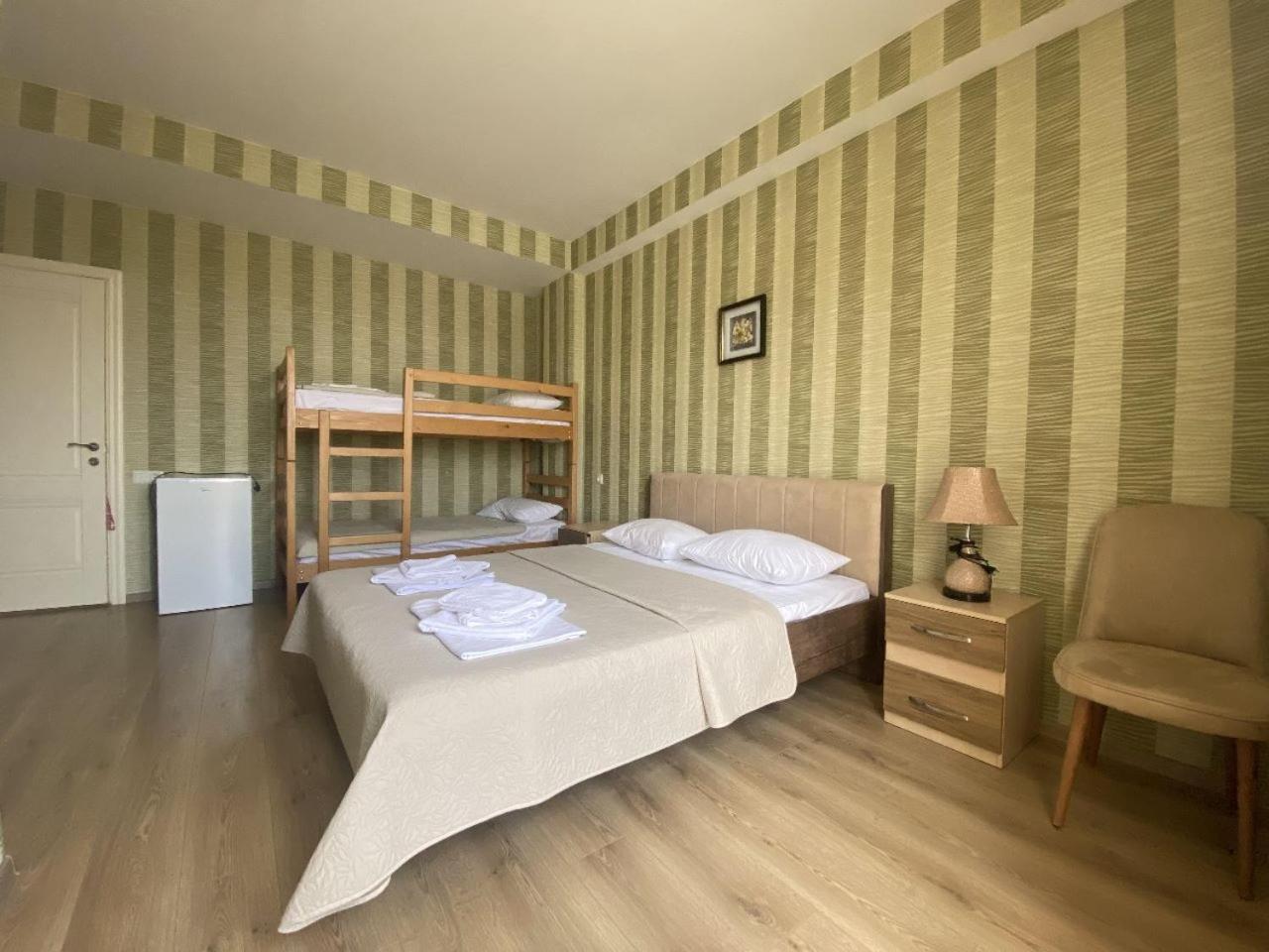 Deluxe Double Room (2 Adults + 1 Child) photo 1