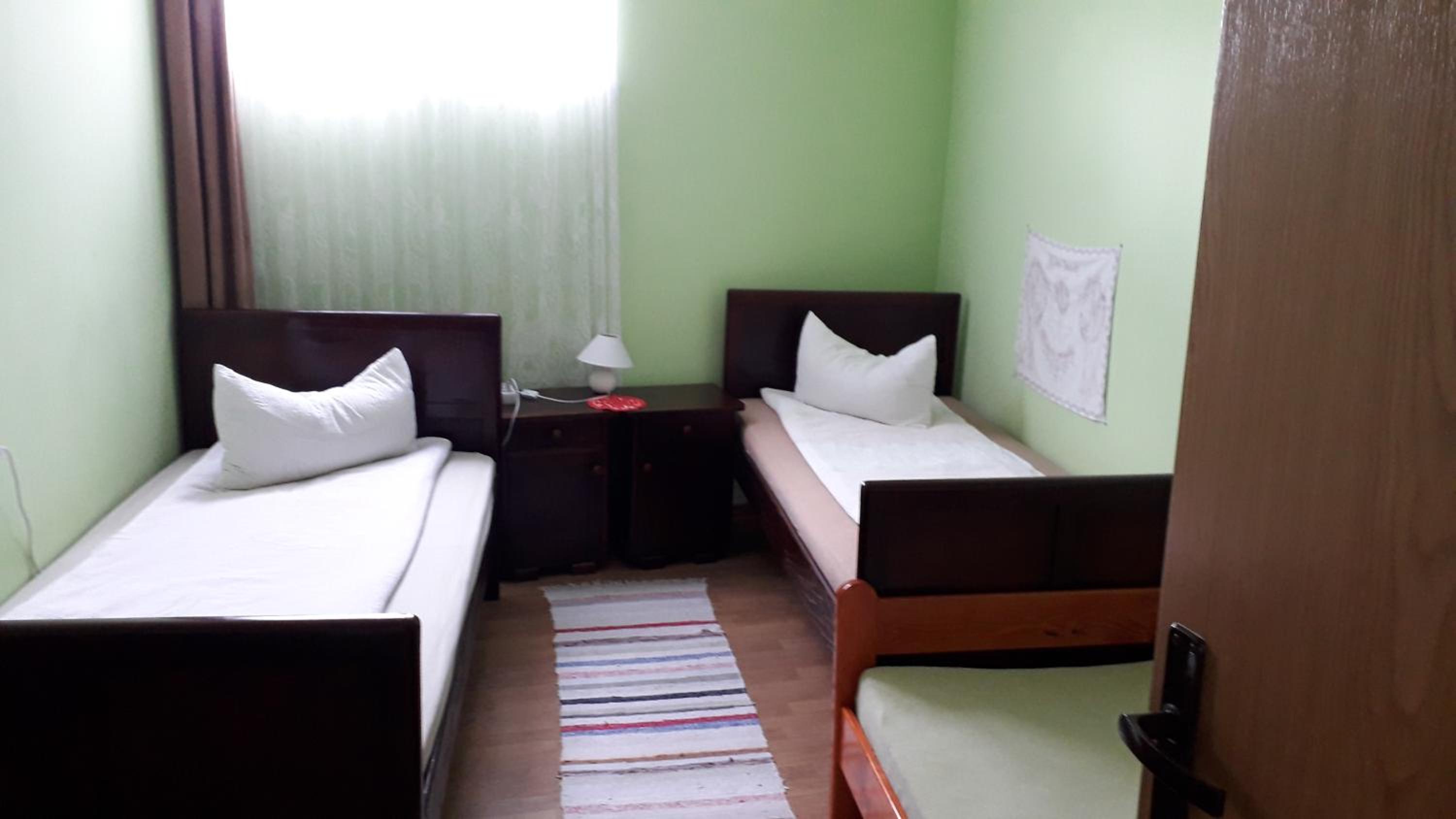 Small Twin Room photo 3