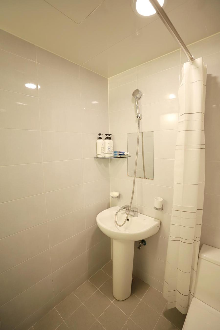 Standard Single Room - Photo 5