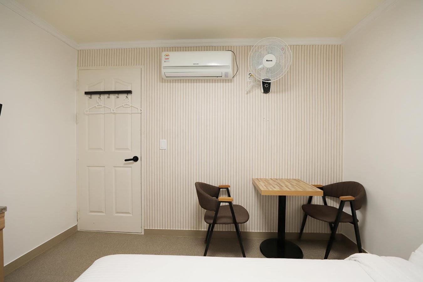 Standard Single Room - Photo 3