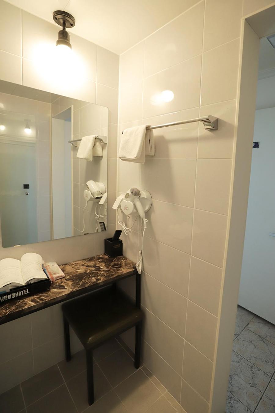Standard Double Room - Photo 5