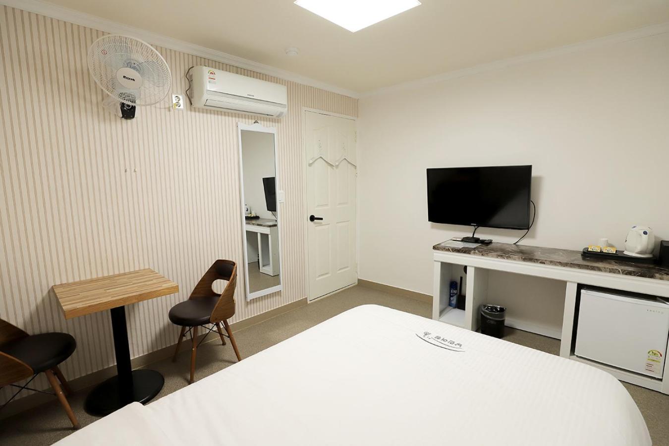 Standard Double Room - Photo 3