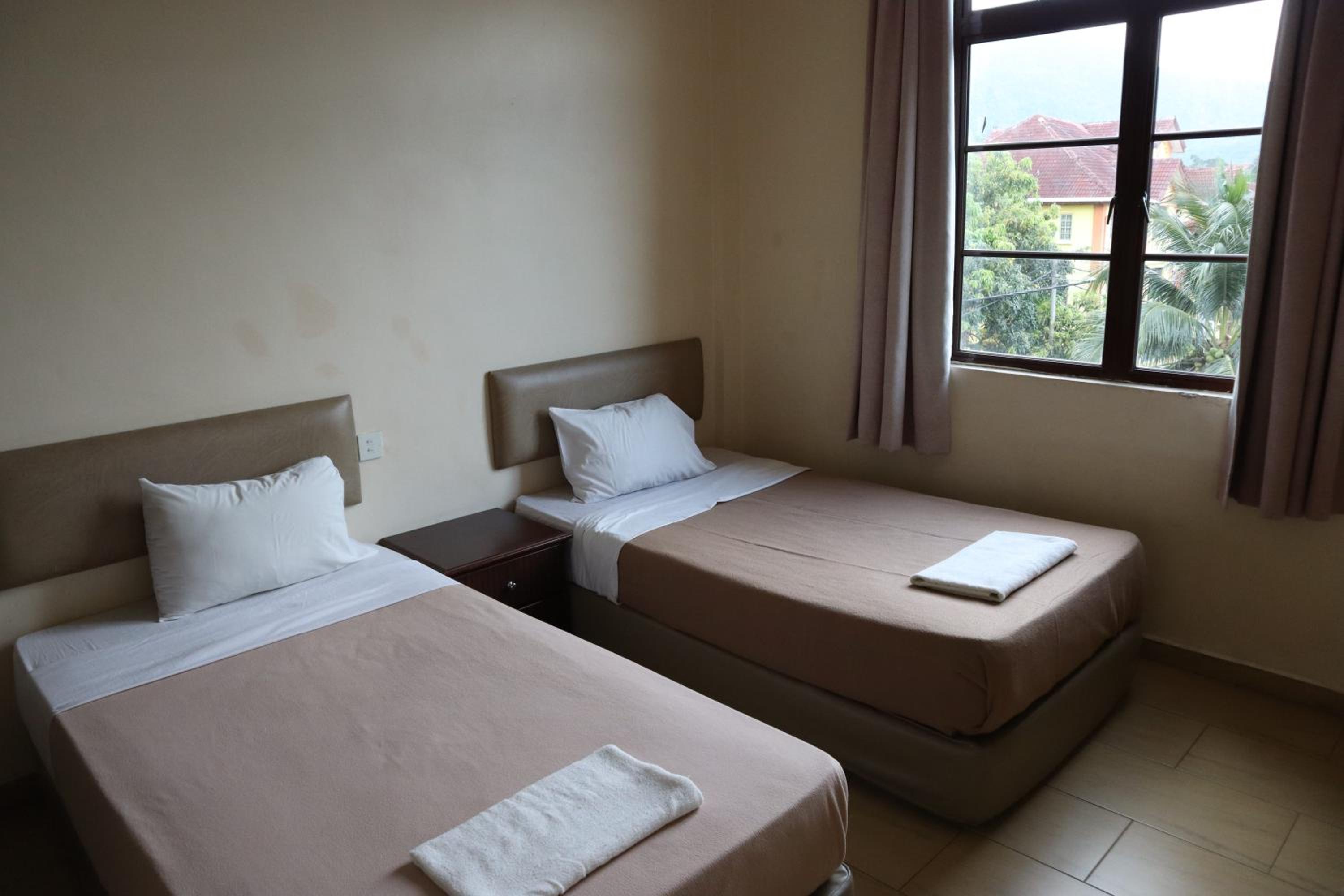 Deluxe Twin Room - Photo 2