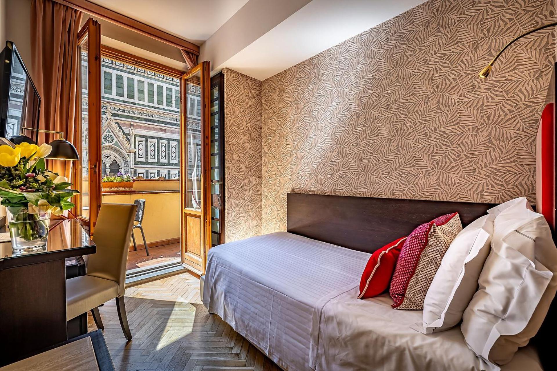 Single Room with Balcony and View photo 1