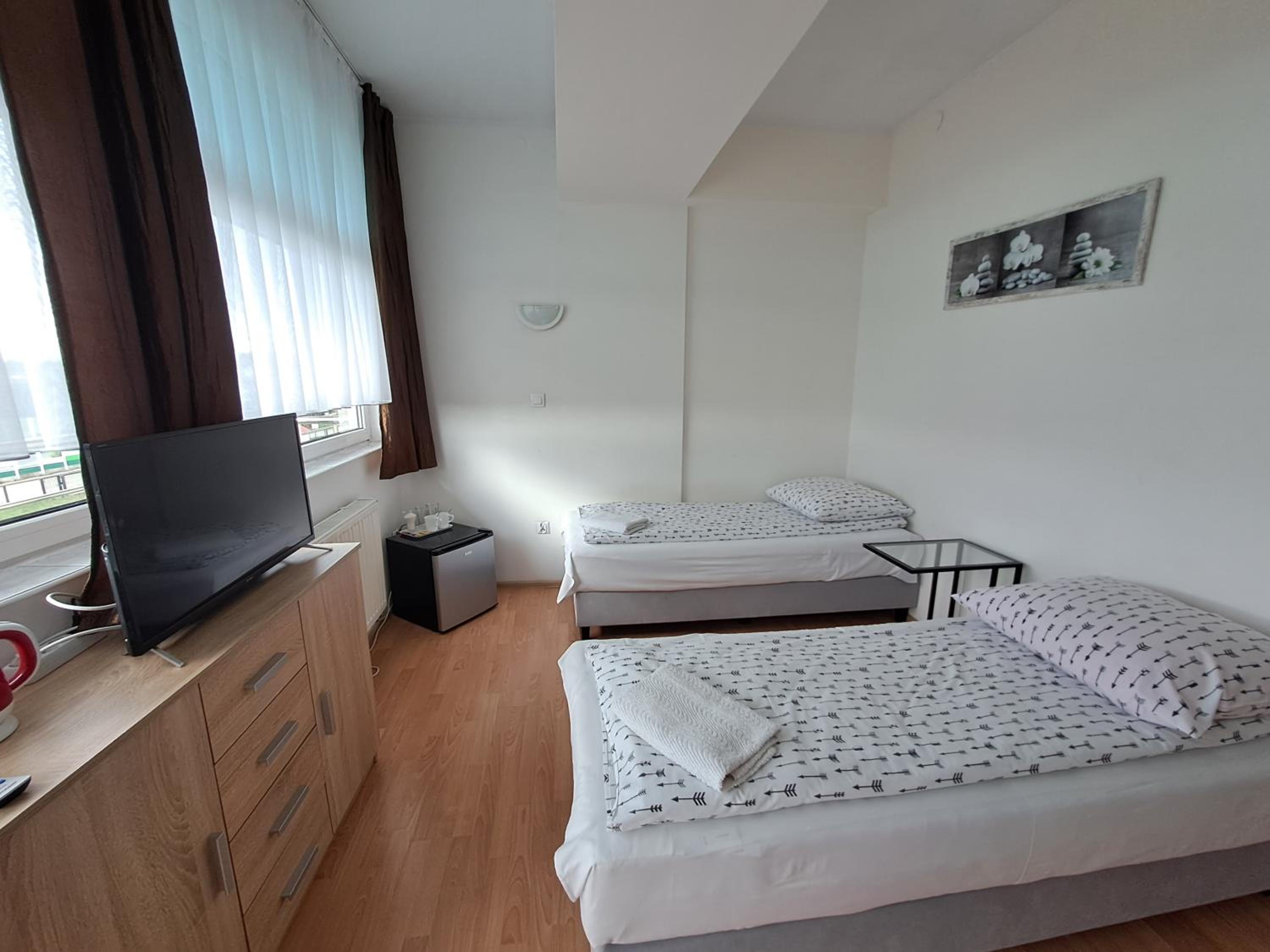 Deluxe Double or Twin Room with Balcony - Photo 3