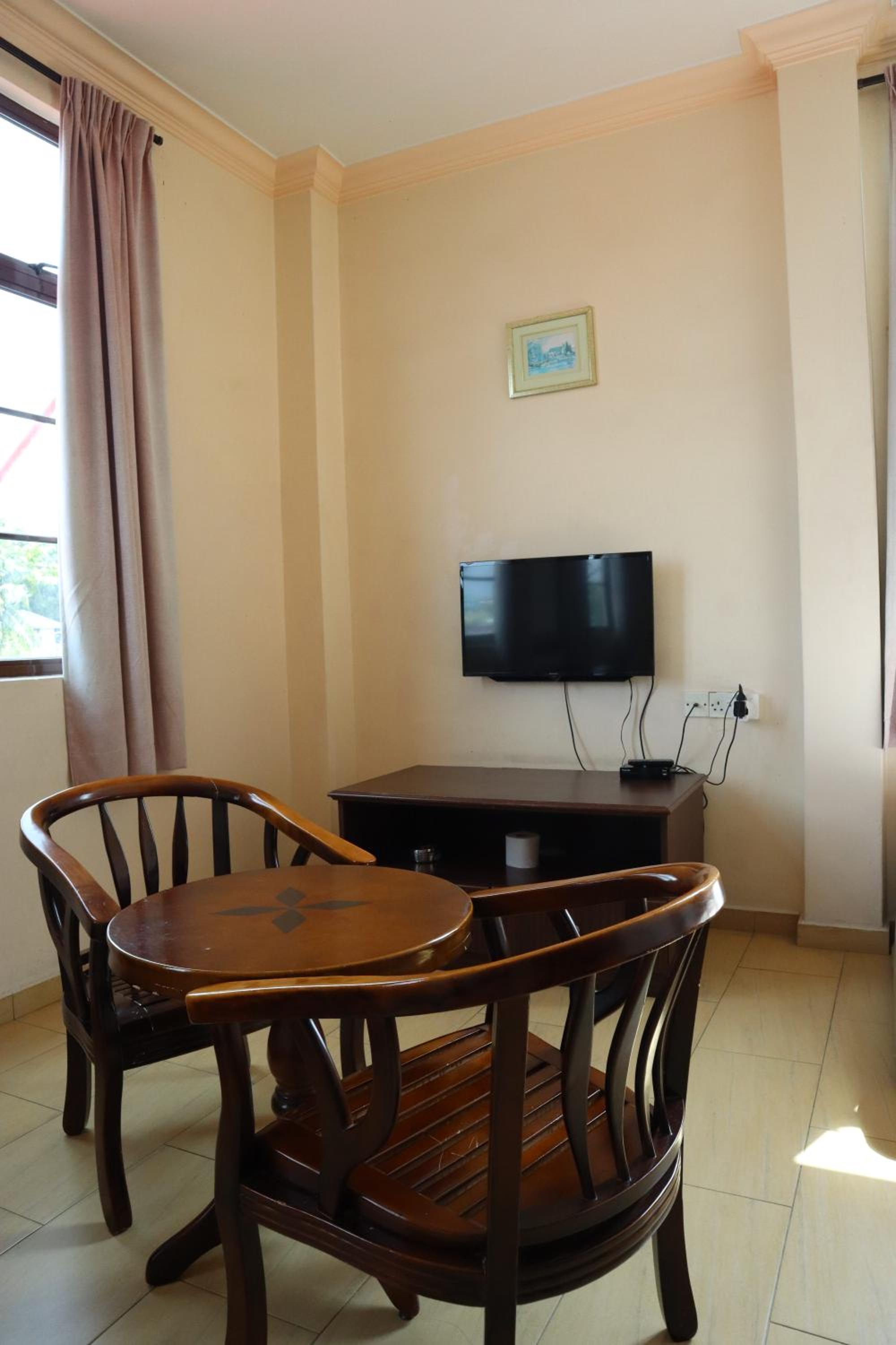 Deluxe Family Room - Photo 3