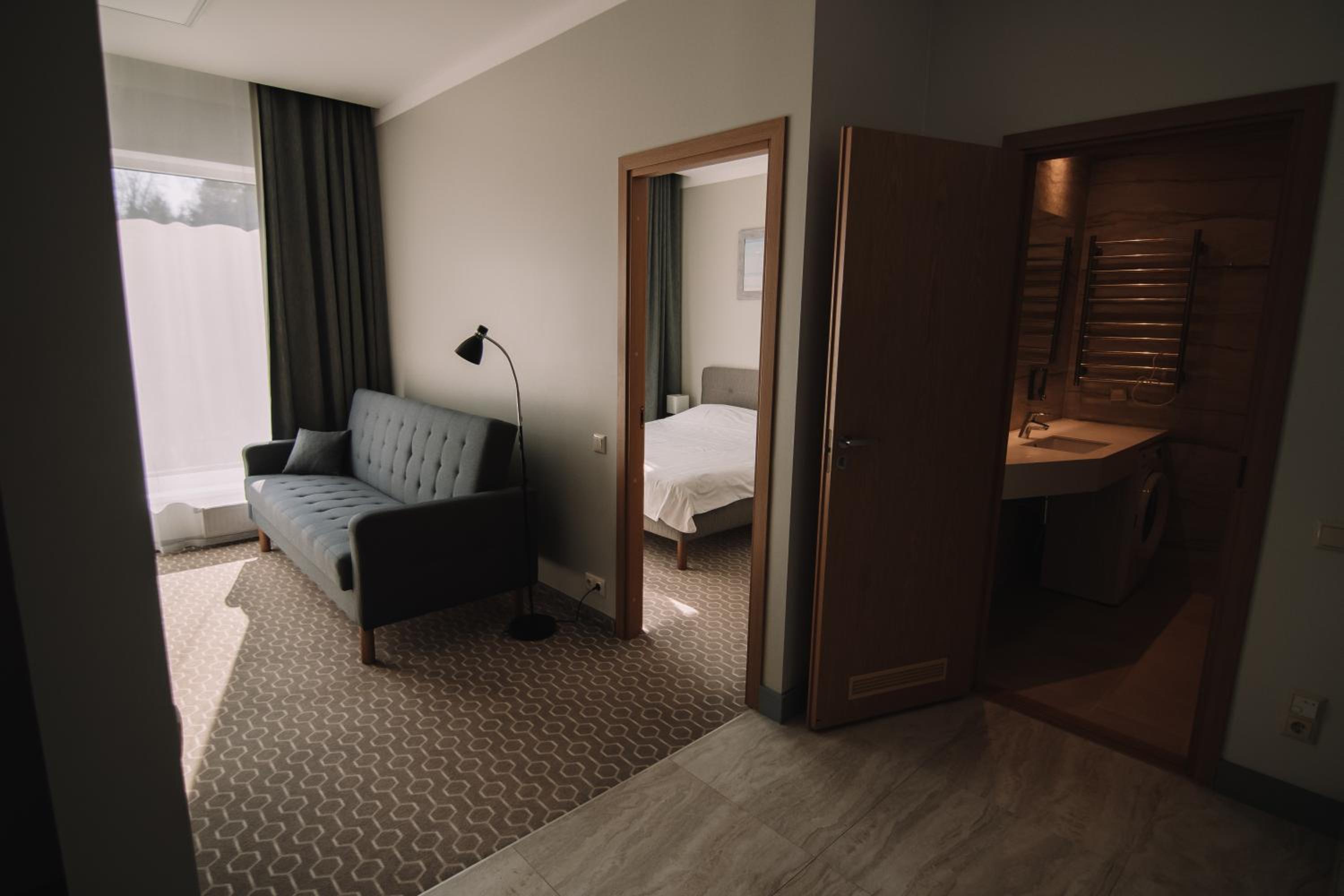 One-Bedroom Apartment - Photo 1
