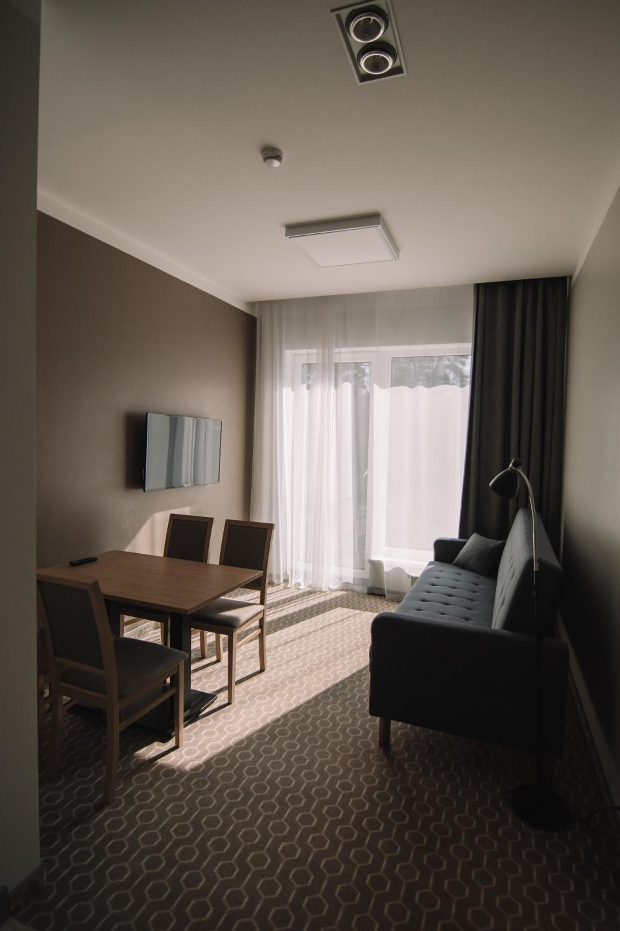 One-Bedroom Apartment - Photo 11