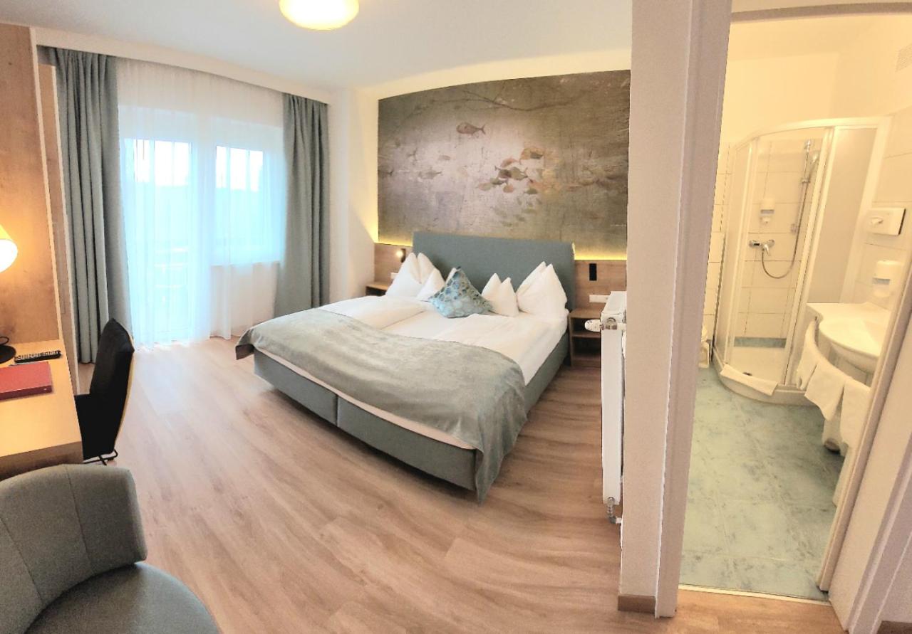 Double Room with Balcony and Lake View photo 1