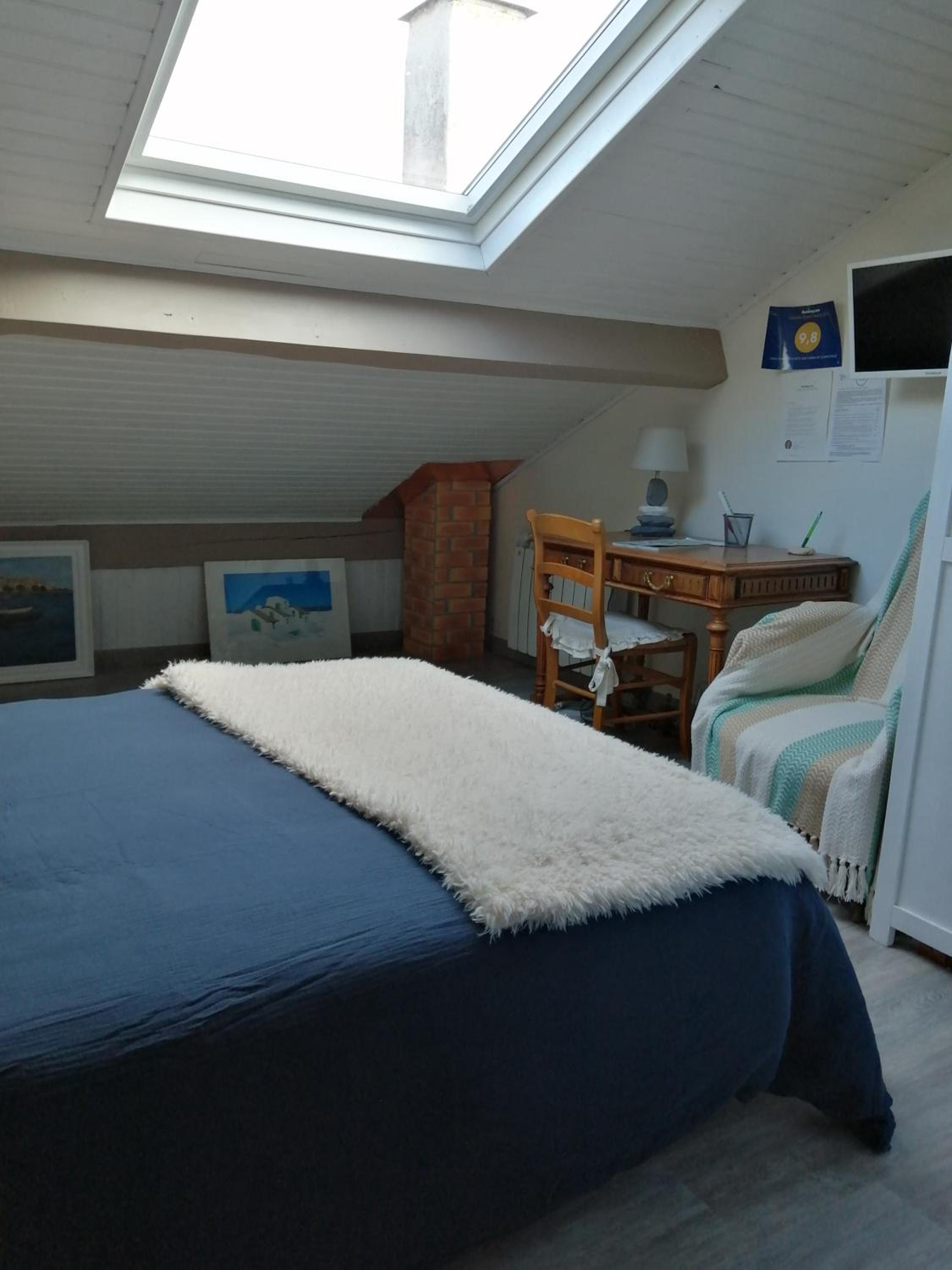 Two-Bedroom House - Photo 26