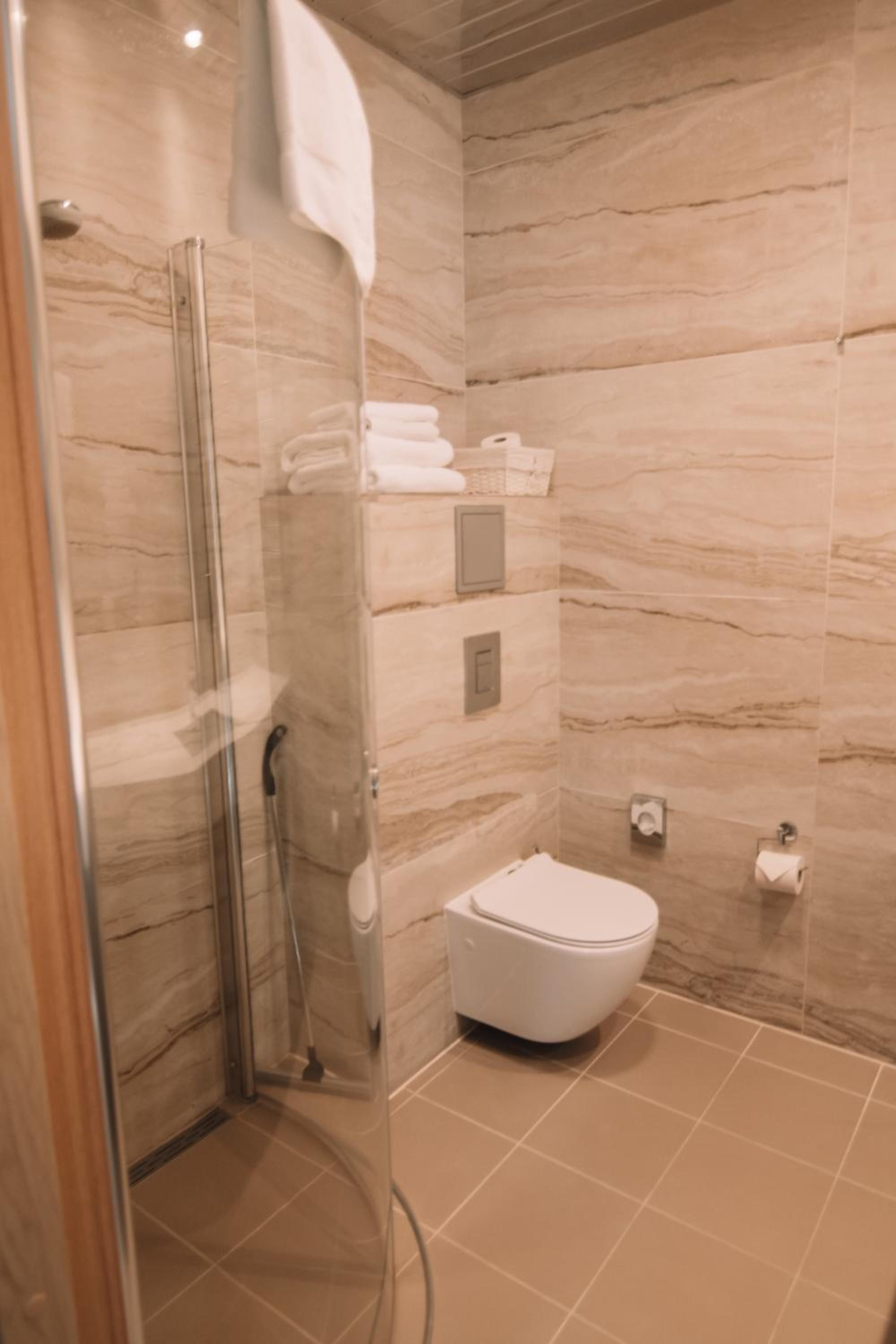 Studio Apartment - Photo 6