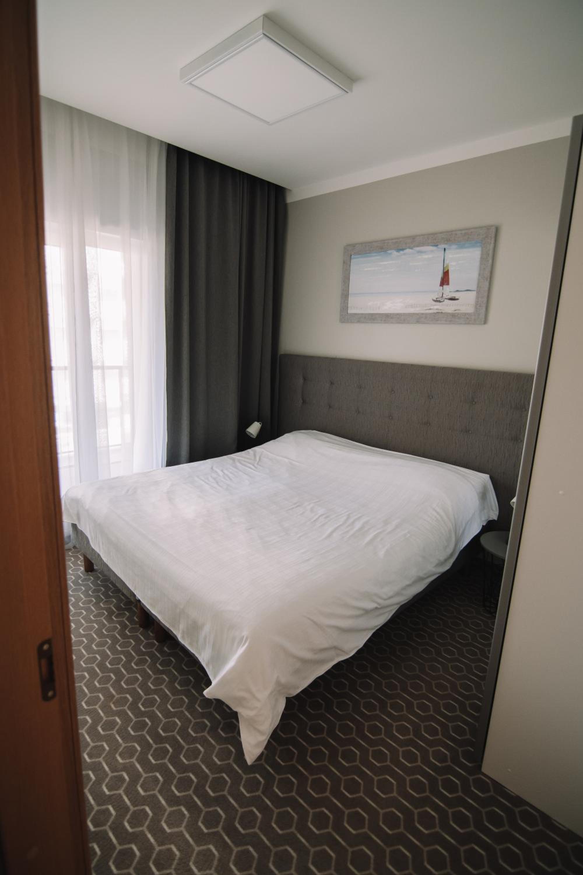 Apartment with Terrace - Photo 12