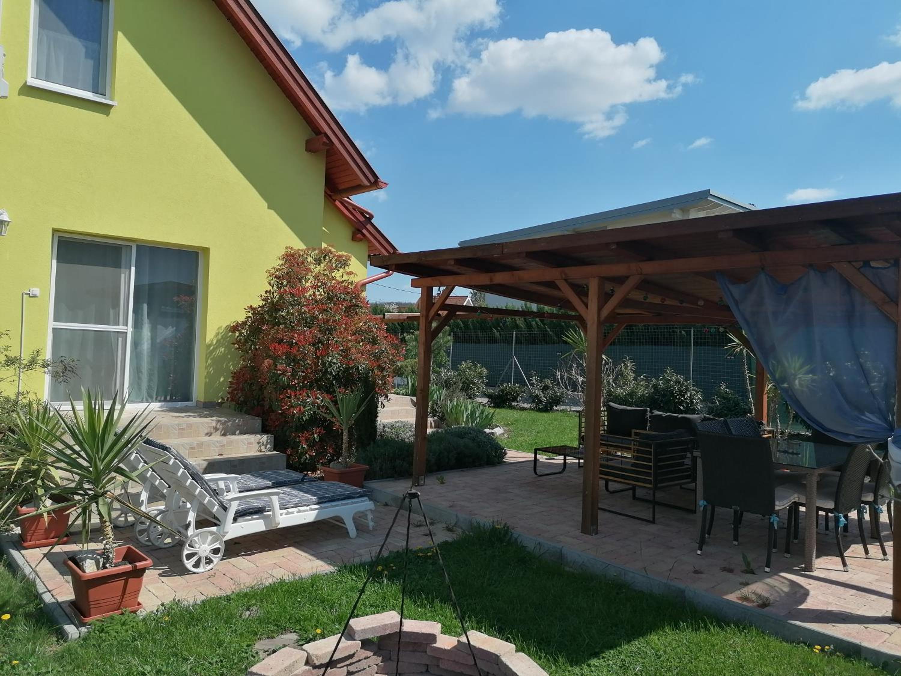 Three-Bedroom Villa - Photo 3