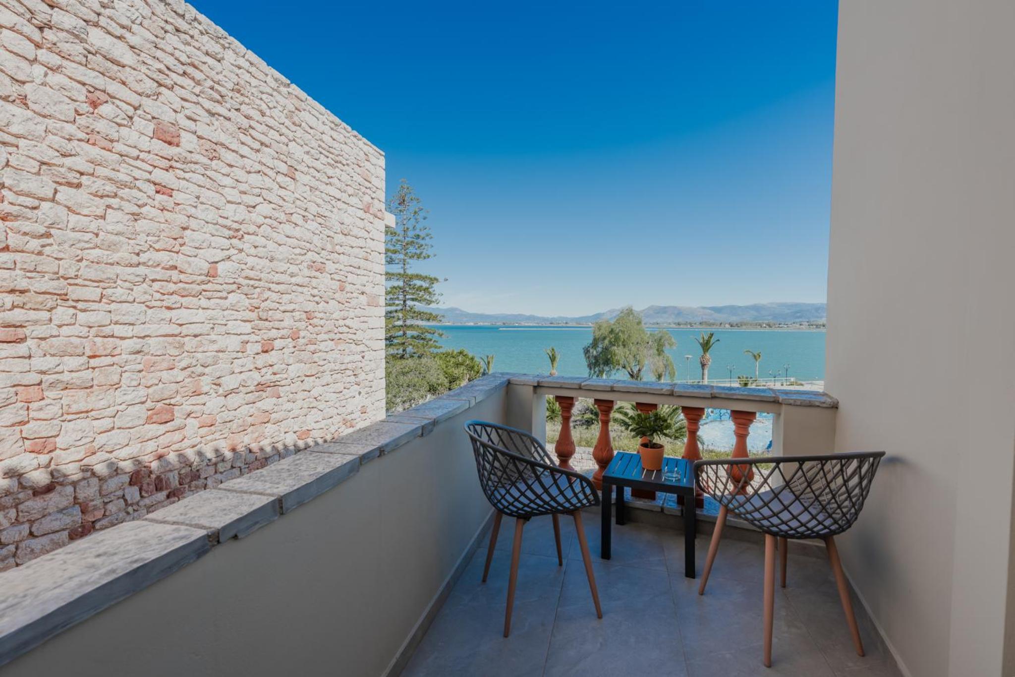 Junior Suite with Sea View - Photo 8