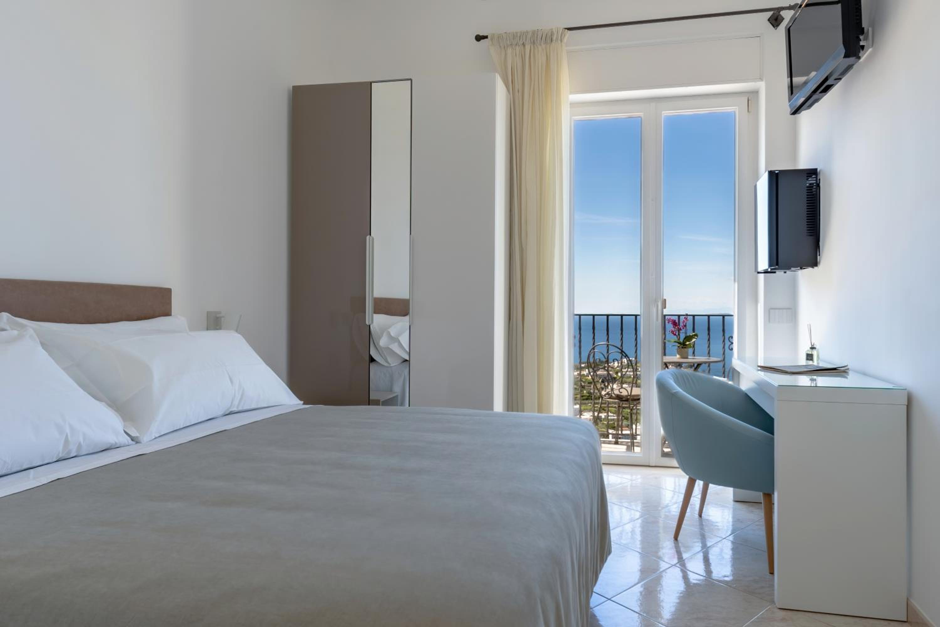 Deluxe Room photo 2