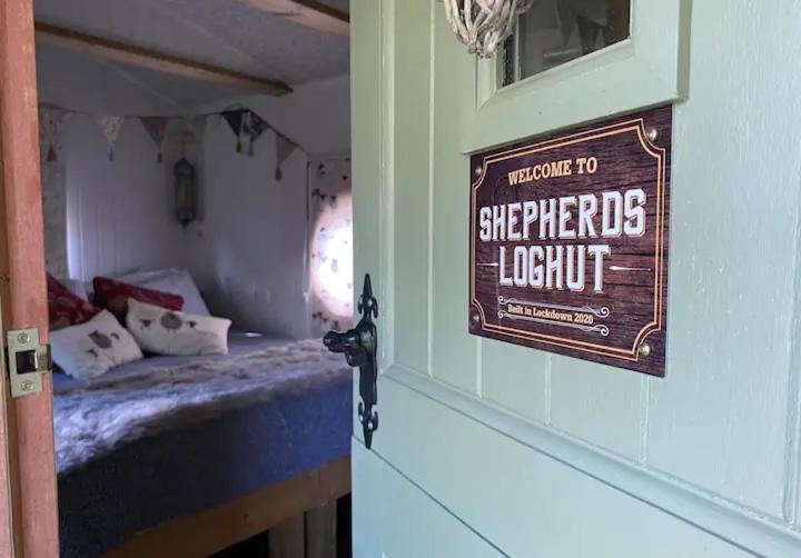 Shepherd'S Log Hut