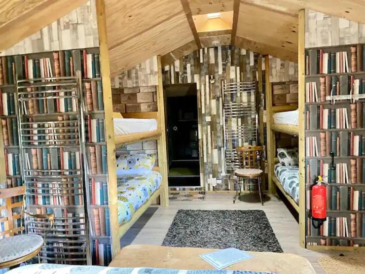 Dolly'S Logbyre (Sleeps 2- 4 Adults And Has En Suite Shower) photo 3