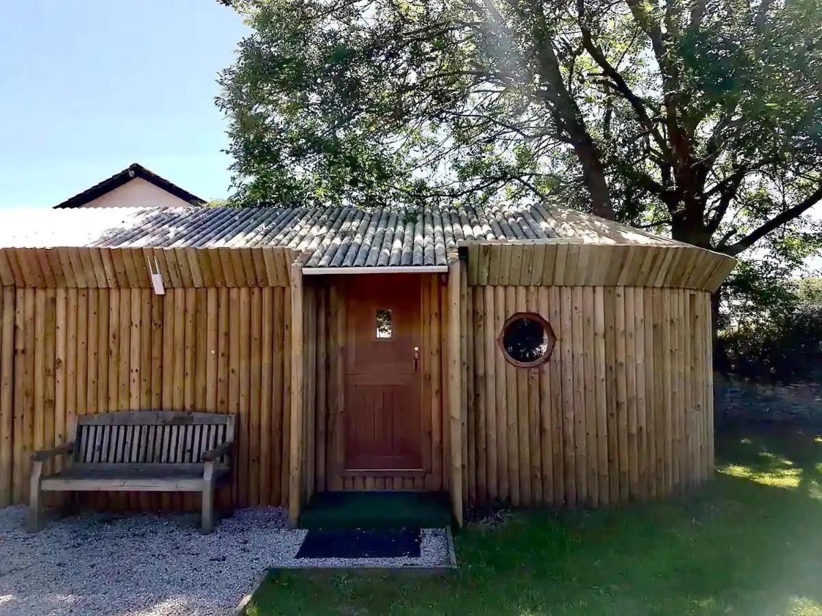 Lina'S Logbyre (Sleeps 2- 4 Adults And Has En Suite Shower)