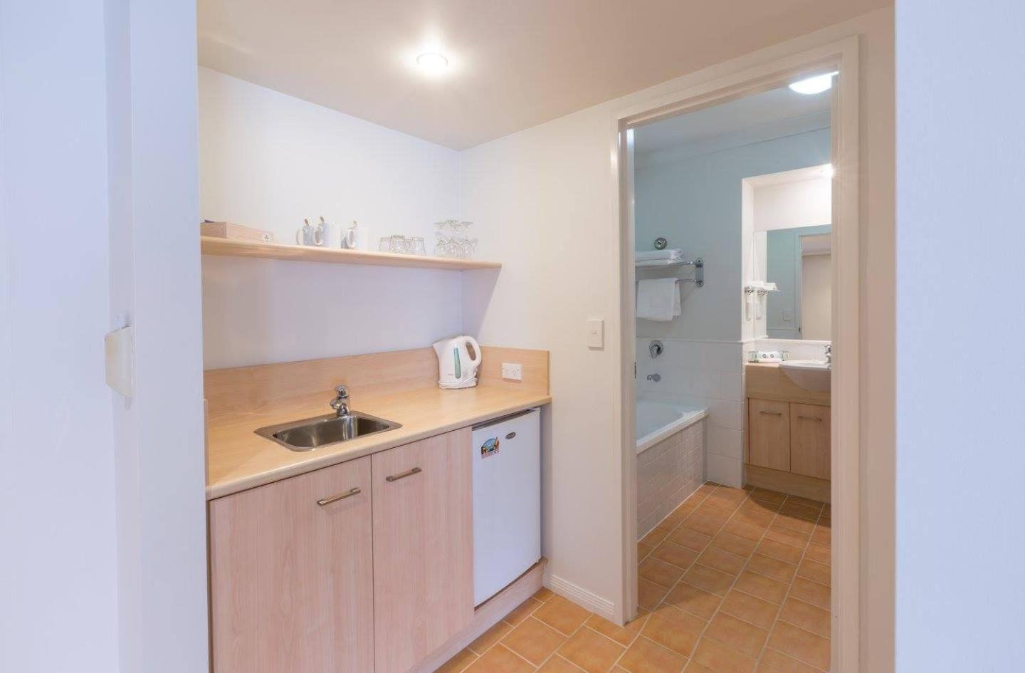 Studio Apartment with Harbor View photo 3