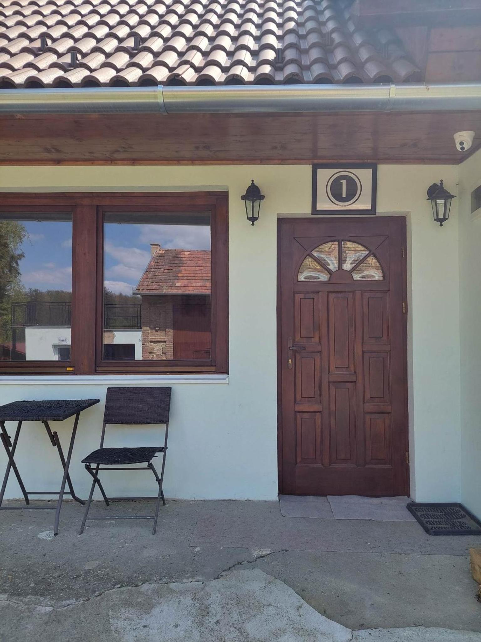 Double Room with Private External Bathroom - Photo 6