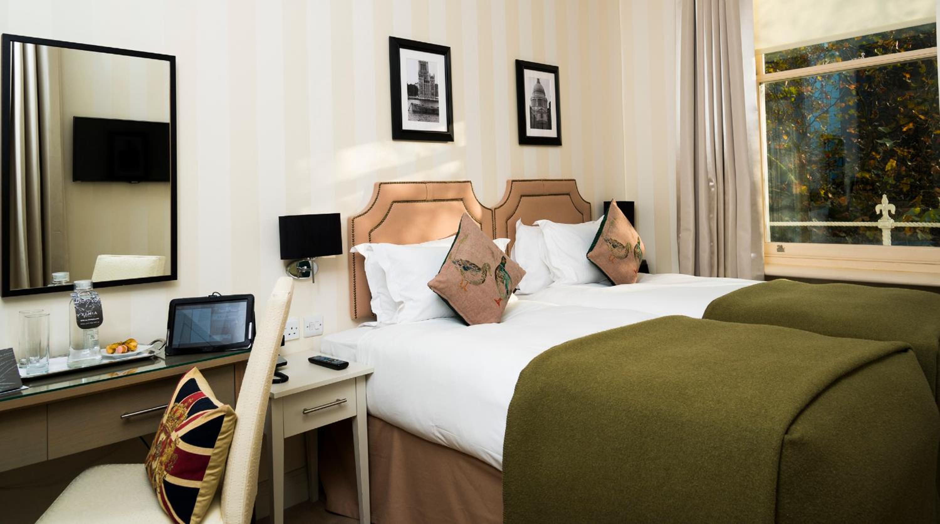 Guest room, executive style, Twin/Single Bed(s) photo 3