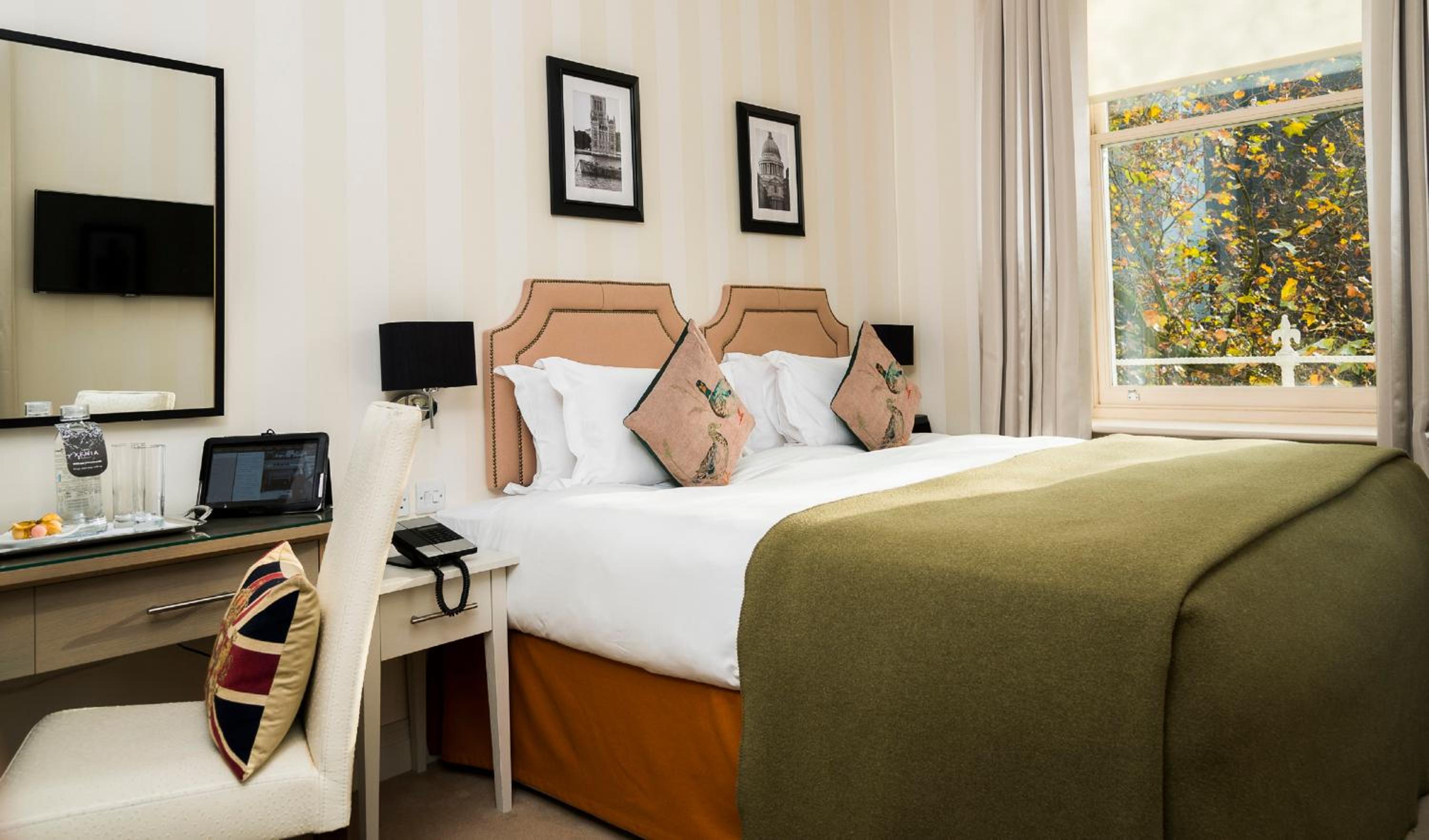Guest room, executive style, Twin/Single Bed(s) photo 2