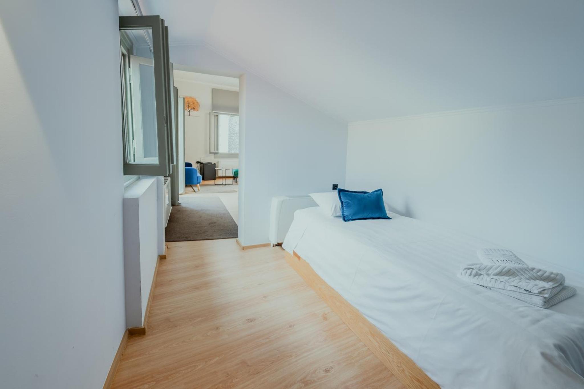 Grand Suite  with Castle View  - Photo 4