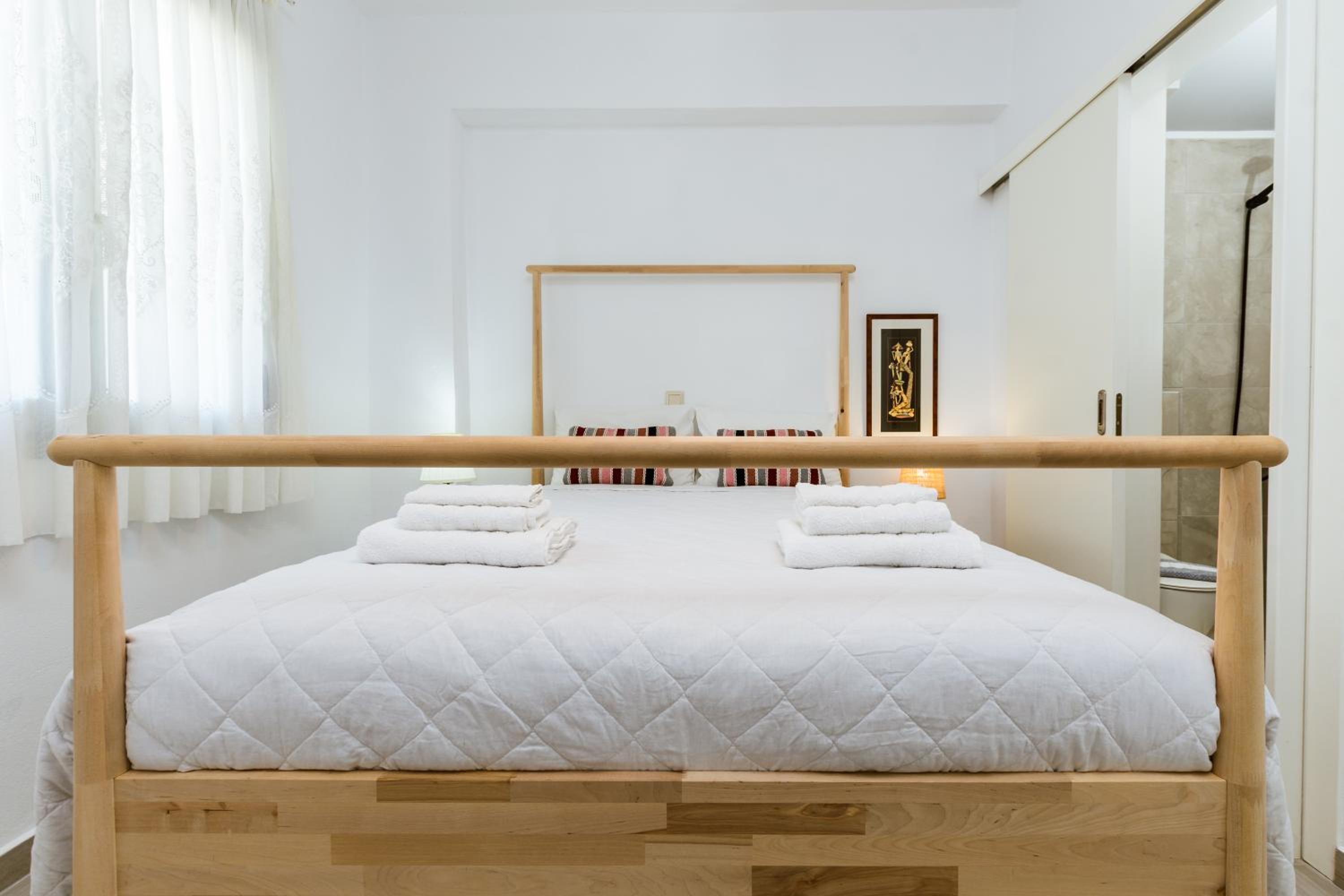 Three-Bedroom House photo 3