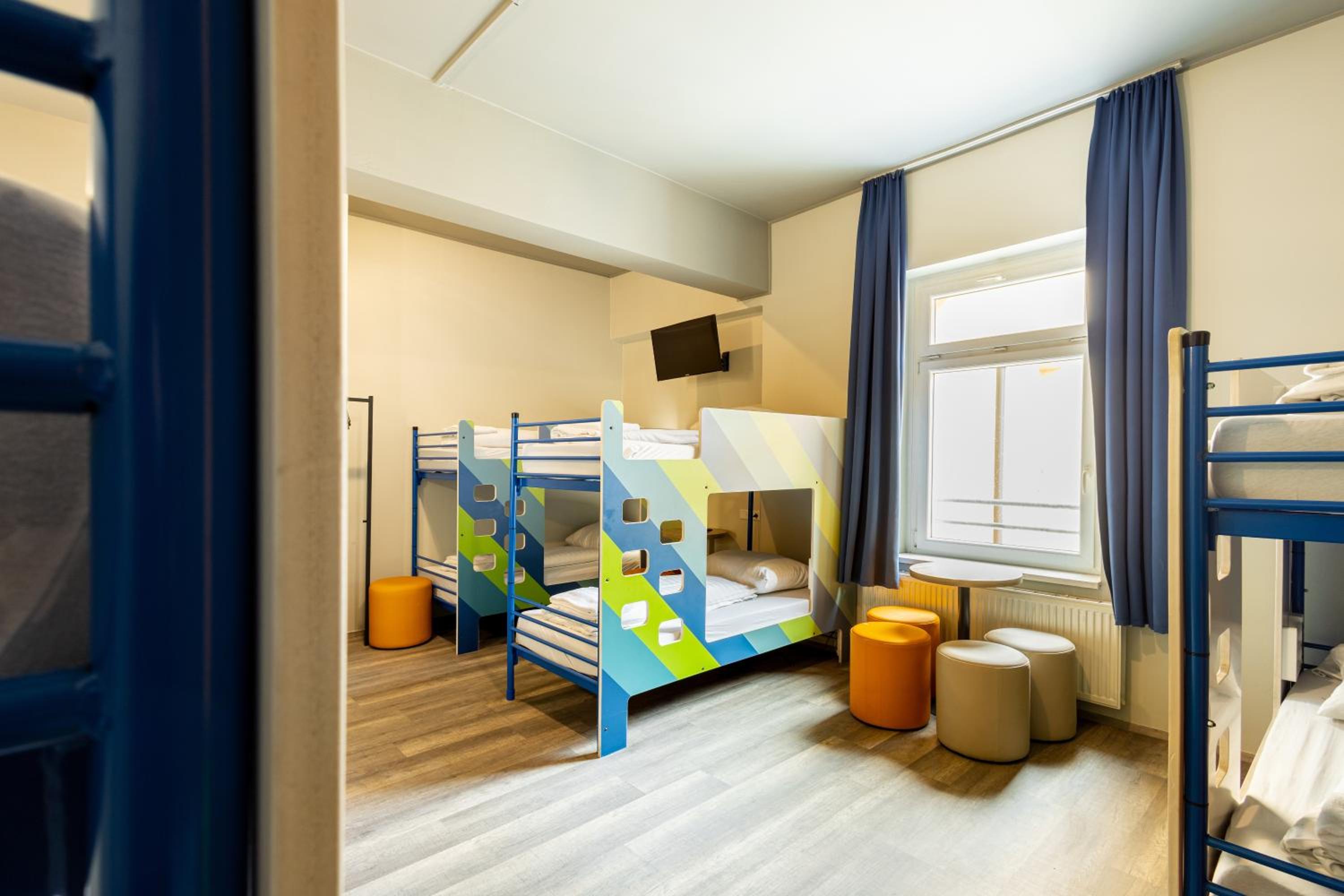 Bed in 8-Bed Dormitory Room photo 3