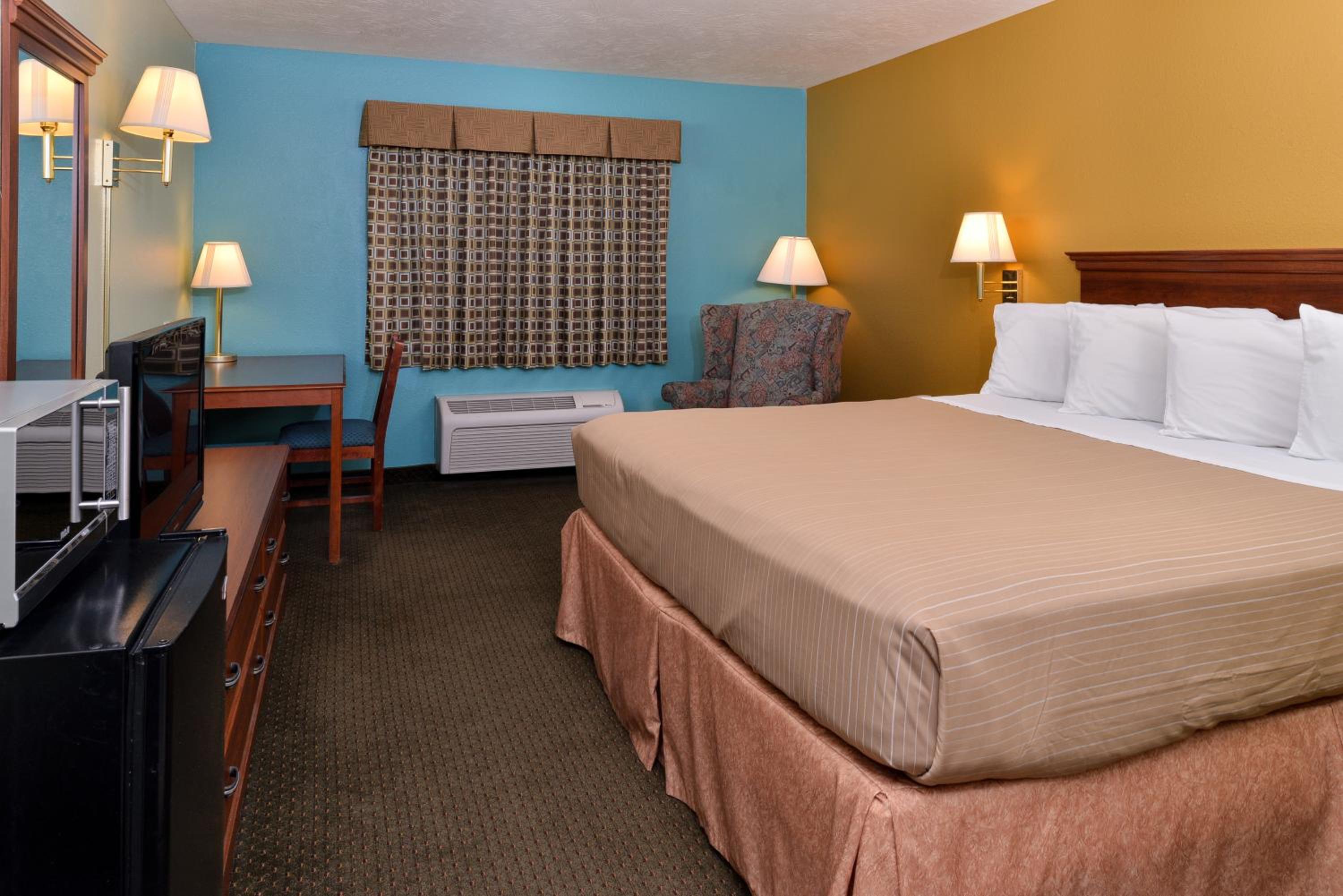 King Room - Non-Smoking - Photo 1